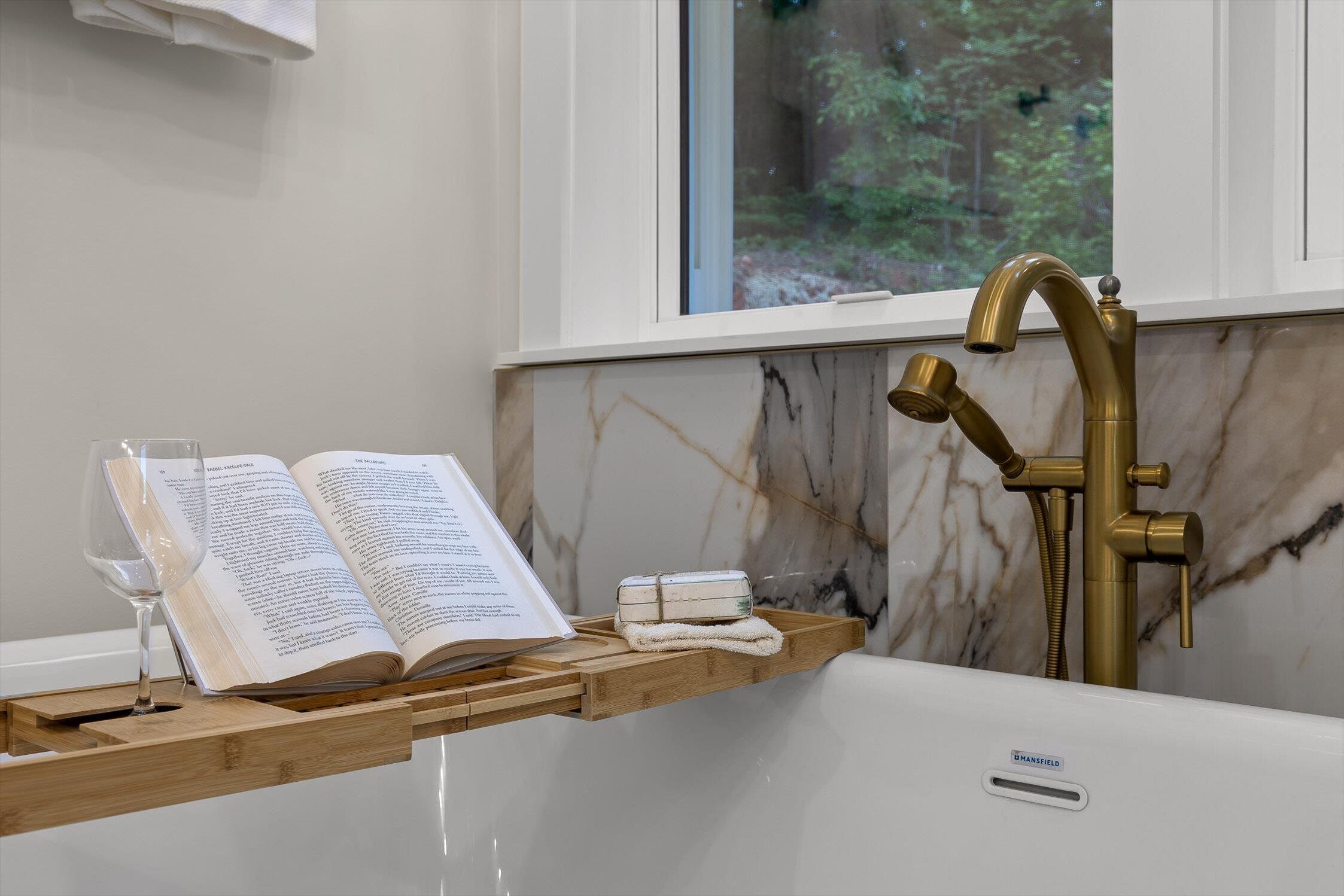 Chattanooga, Tennessee 37409, United States, 4 Bedrooms Bedrooms, ,3 BathroomsBathrooms,Residential,Contingent,137514