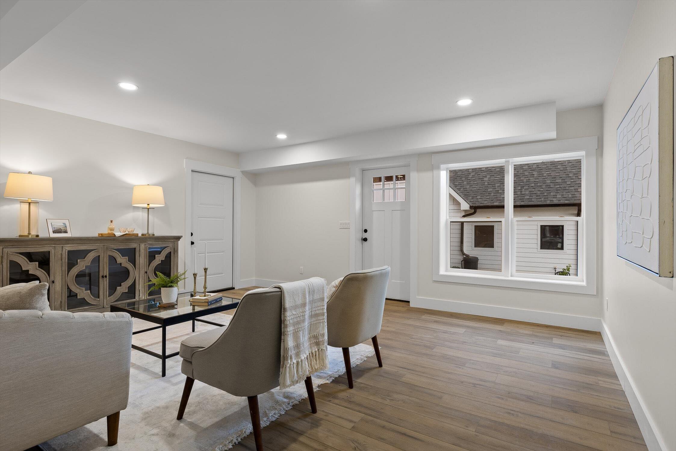 Chattanooga, Tennessee 37409, United States, 4 Bedrooms Bedrooms, ,3 BathroomsBathrooms,Residential,Contingent,137514