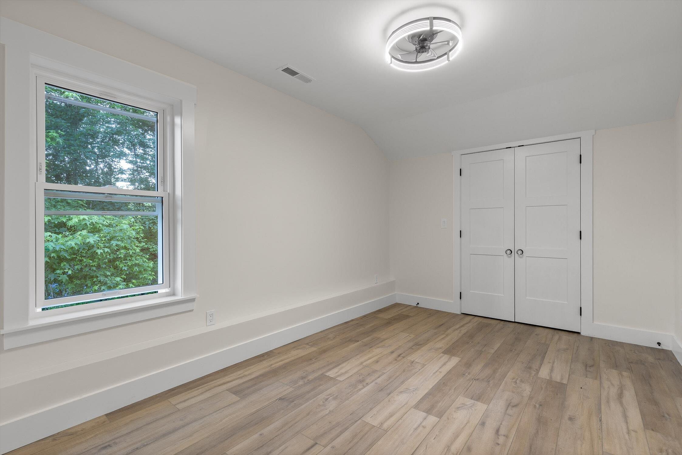 Chattanooga, Tennessee 37409, United States, 4 Bedrooms Bedrooms, ,3 BathroomsBathrooms,Residential,Contingent,137514