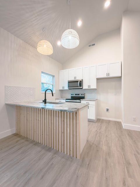 Tiny photo for 910 Line Street, Chattanooga, TN 37404 (MLS # 1526756)