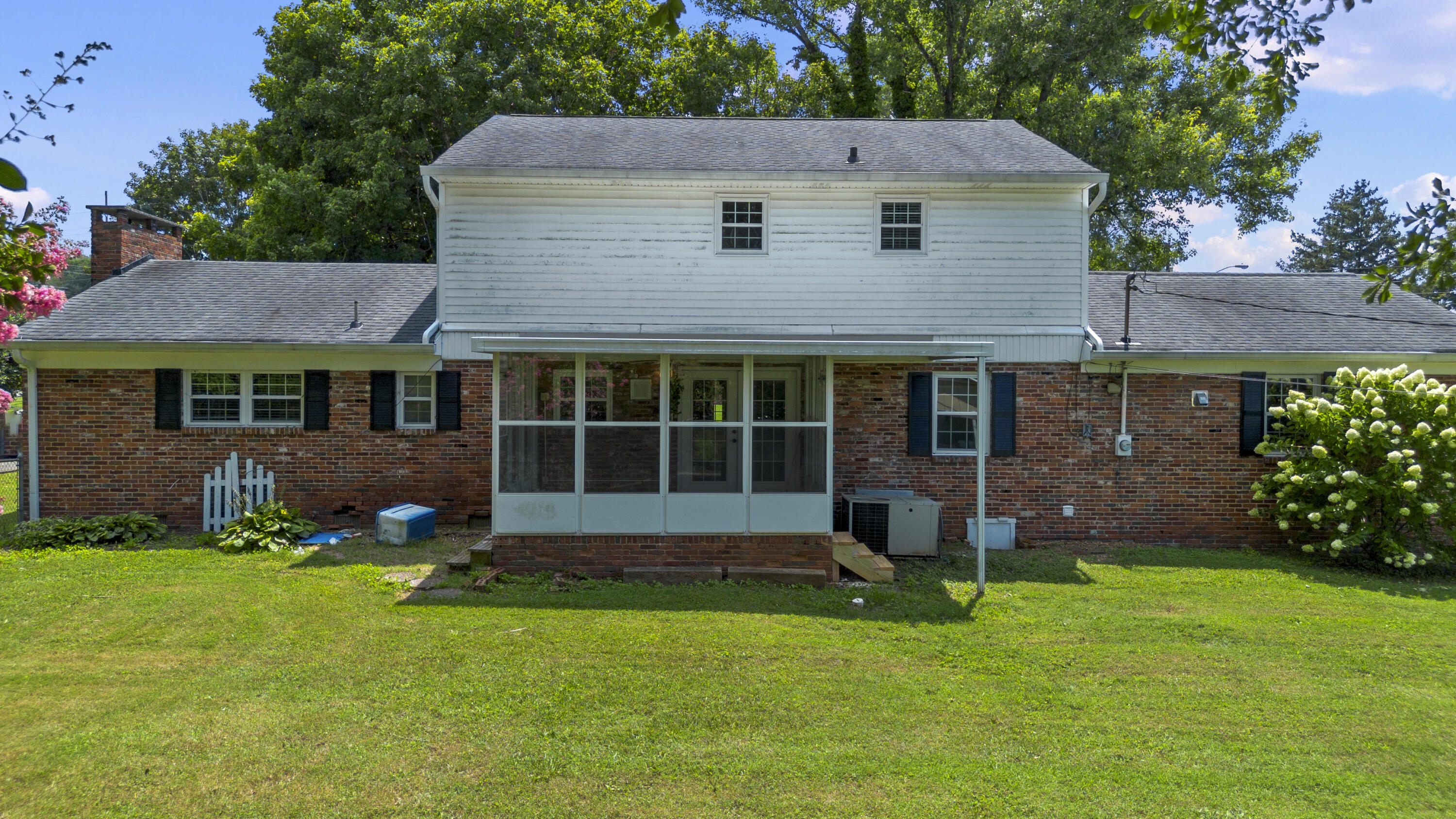 1820 W Lake Drive, Cleveland, Tennessee image 9