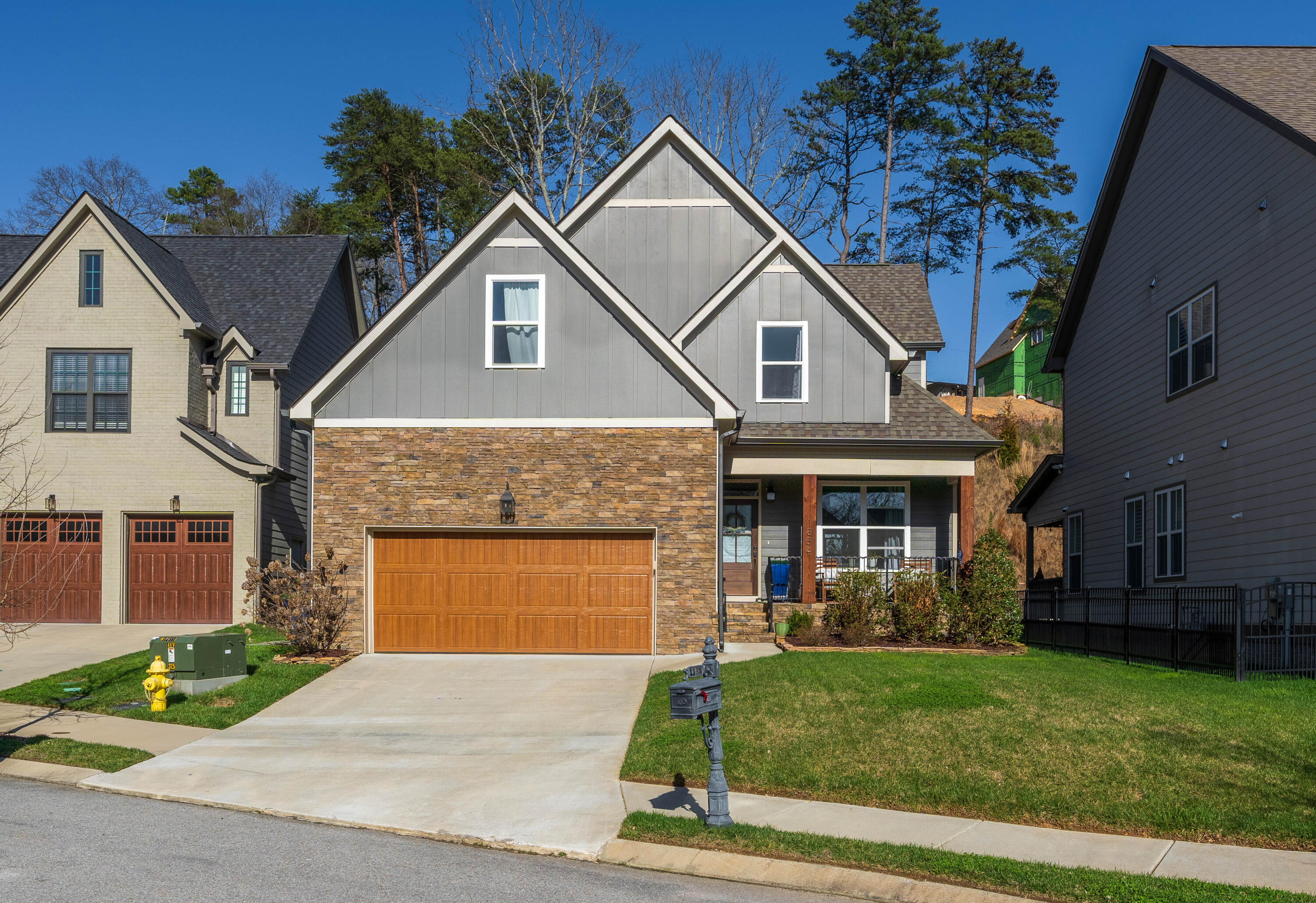 01 - 1354 Carrington Way - Exterior