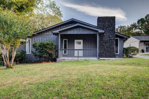 Photo of 153 Grove Street, Rossville, GA 30741 (MLS # 1522022)