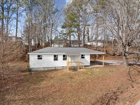 Homes For Sale - 105 Center Street<br/> Tunnel Hill, GA 30755