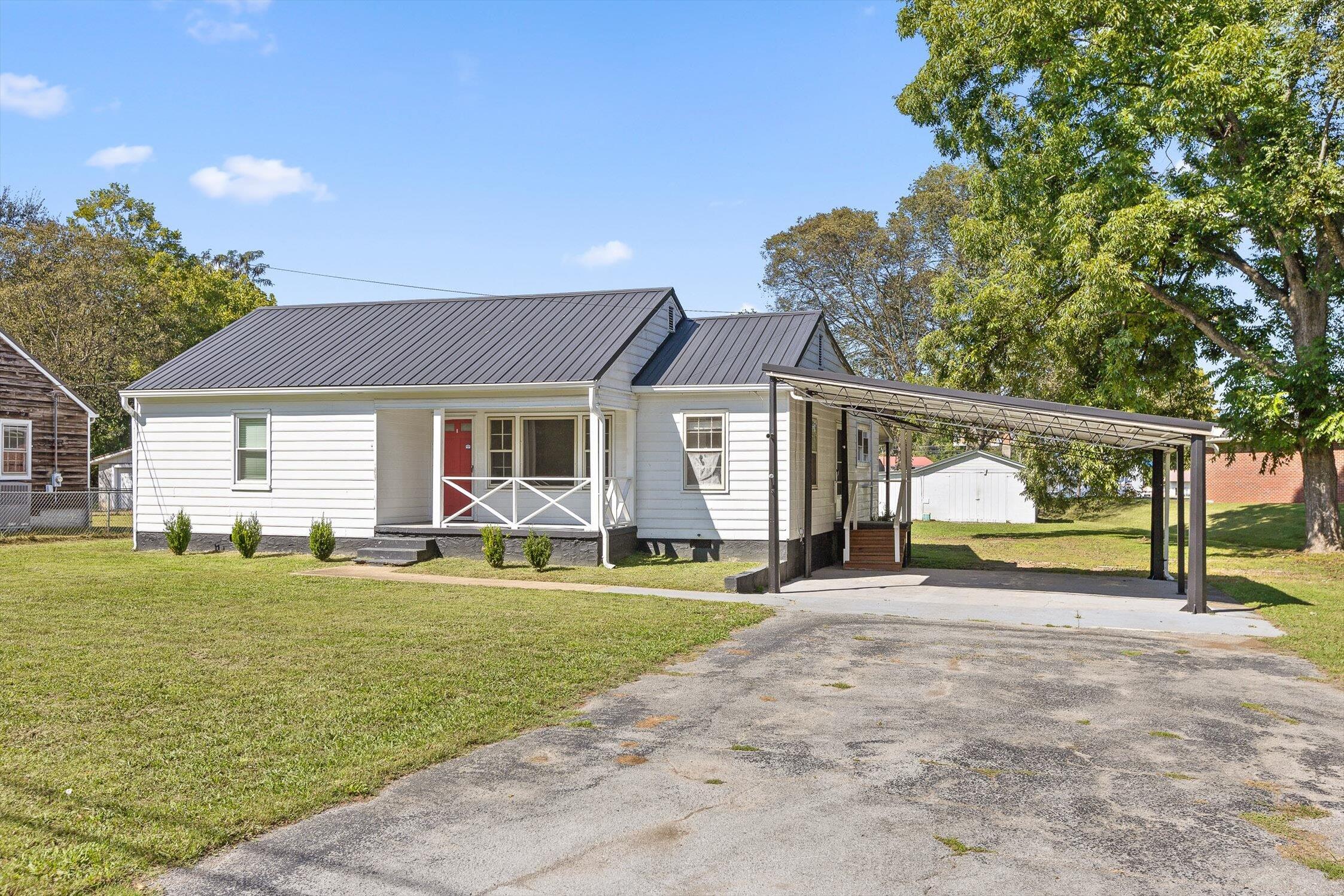 635 W Cloud Springs Road