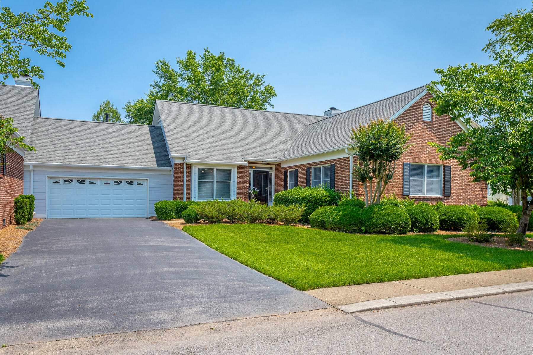 1099 Constitution Drive, Chattanooga, Tennessee image 1