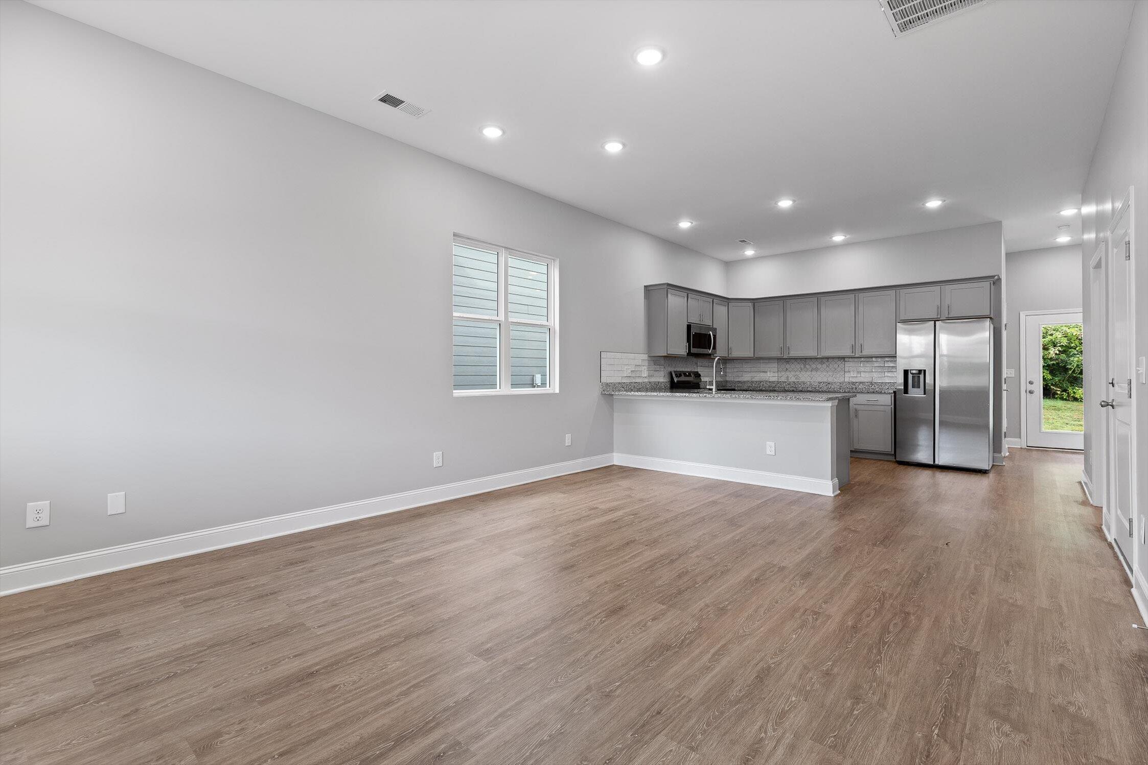 Chattanooga, Tennessee 37411, United States, 4 Bedrooms Bedrooms, ,3 BathroomsBathrooms,Residential,Active,183470