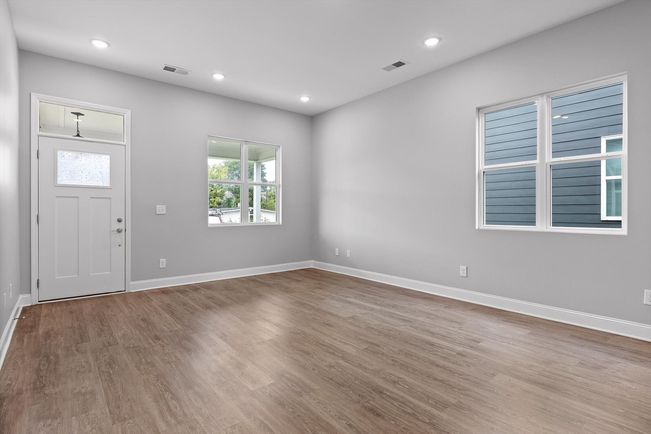 Chattanooga, Tennessee 37411, United States, 4 Bedrooms Bedrooms, ,3 BathroomsBathrooms,Residential,Active,183470