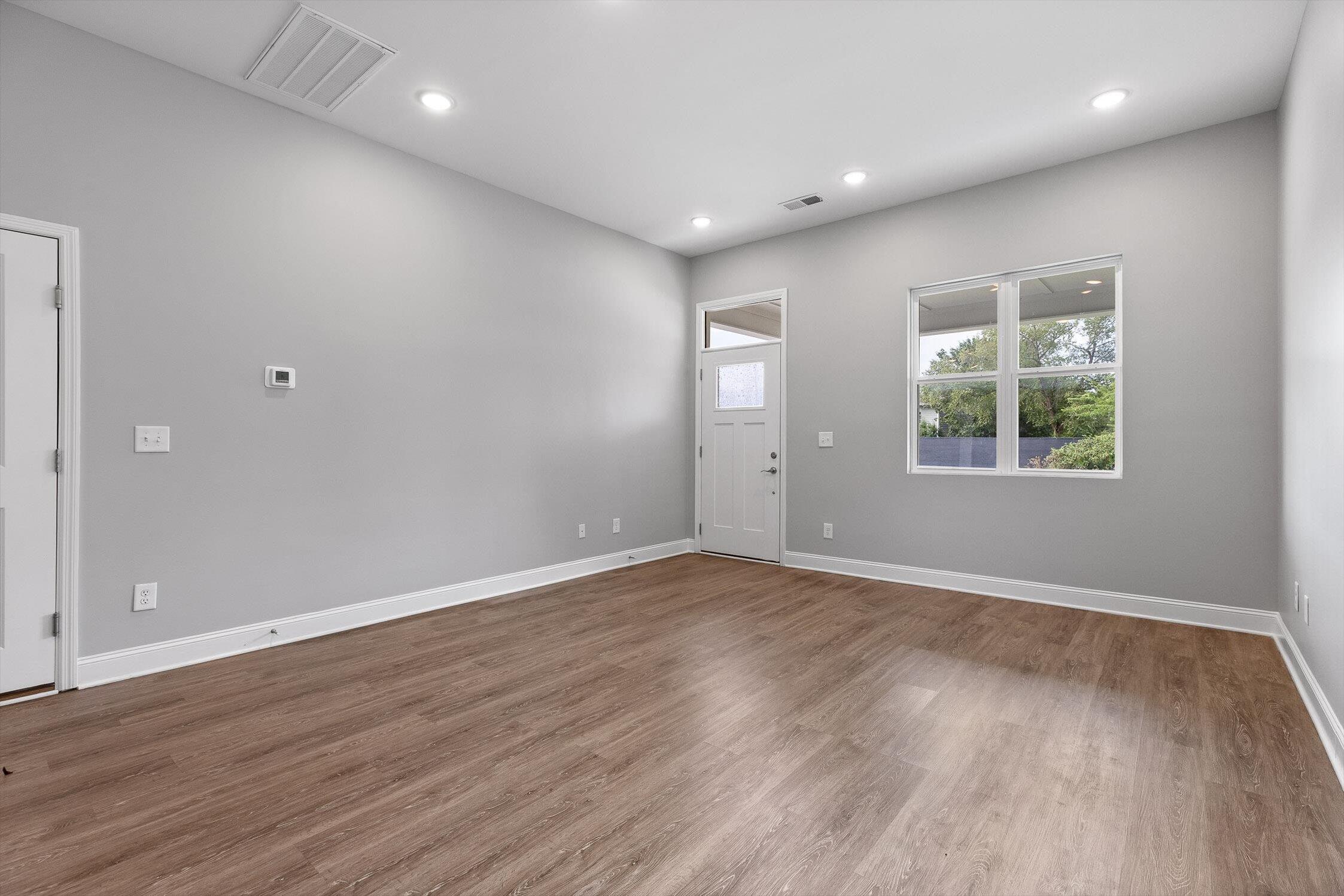 Chattanooga, Tennessee 37411, United States, 4 Bedrooms Bedrooms, ,3 BathroomsBathrooms,Residential,Active,183470