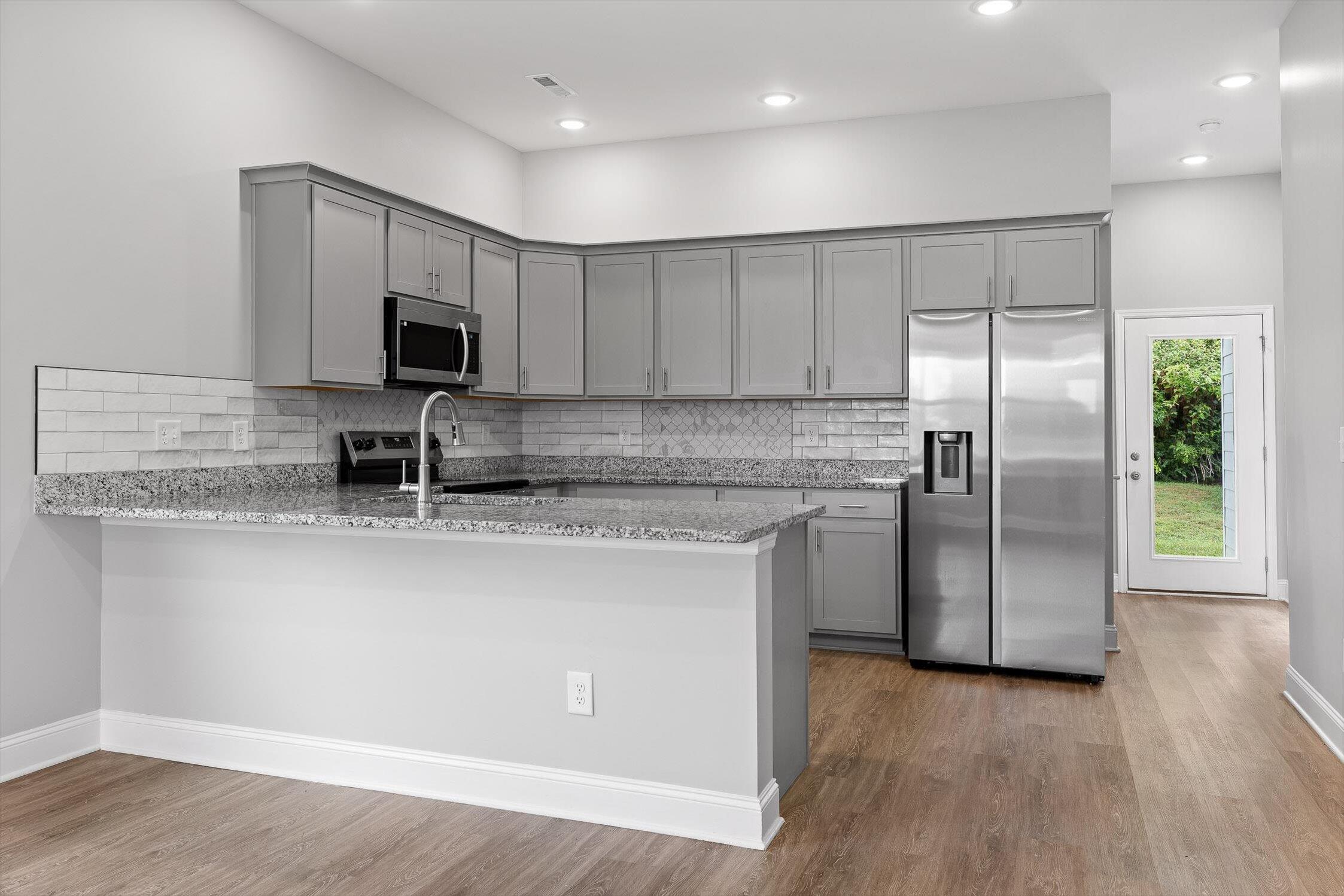 Chattanooga, Tennessee 37411, United States, 4 Bedrooms Bedrooms, ,3 BathroomsBathrooms,Residential,Active,183470