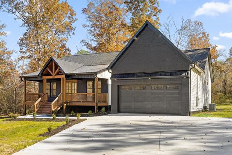 Homes For Sale - 308 Cloud Road<br/> Dade County, Trenton, GA 30752