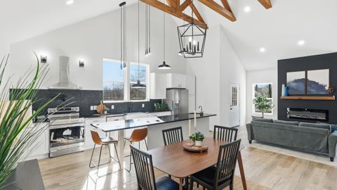 Photo of 129 Signal Hills Drive, Chattanooga, TN 37405 (MLS # 1525366)