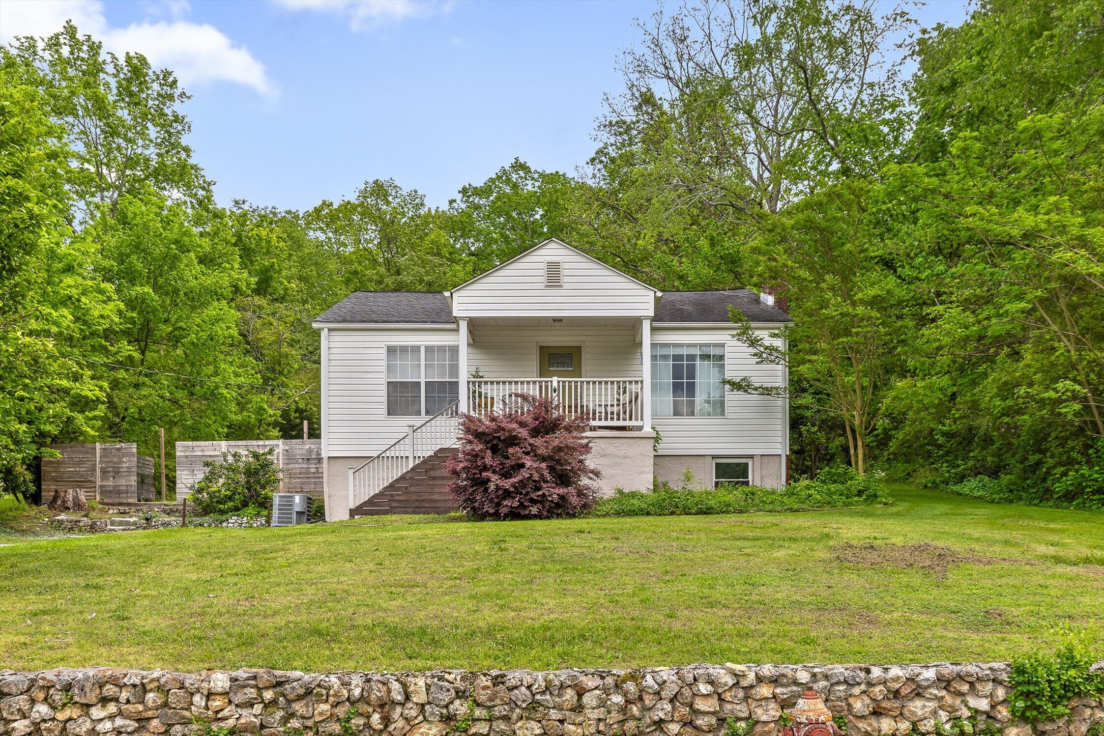 1213 Springview Drive, Chattanooga, Tennessee image 1
