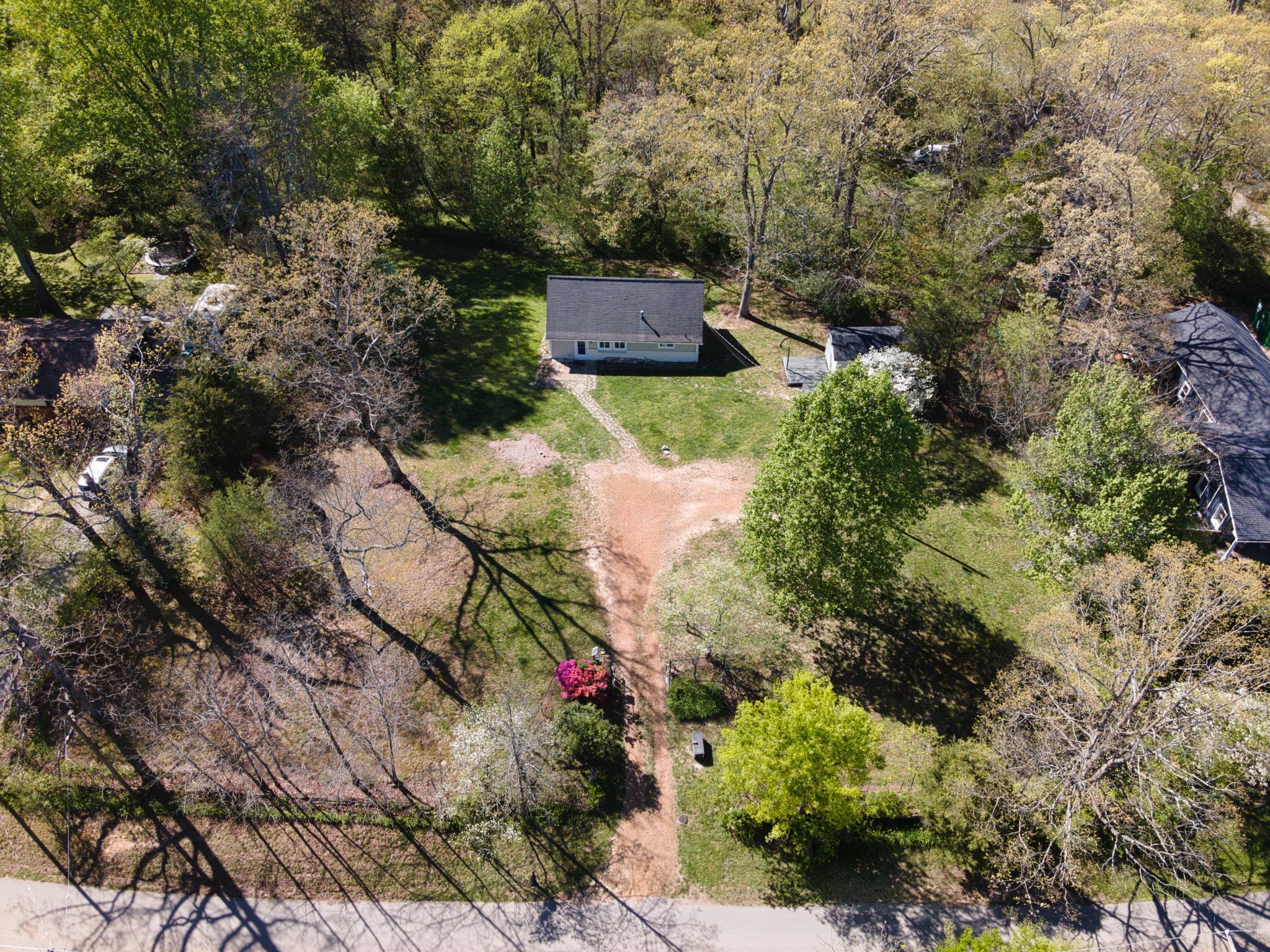 2409 Altura Drive, Signal Mountain, Tennessee image 1