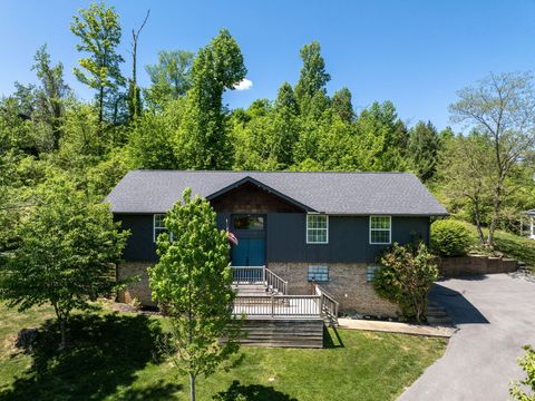 Photo of 2405 Hickory Ridge Drive, Chattanooga, TN 37421 (MLS # 1532959)