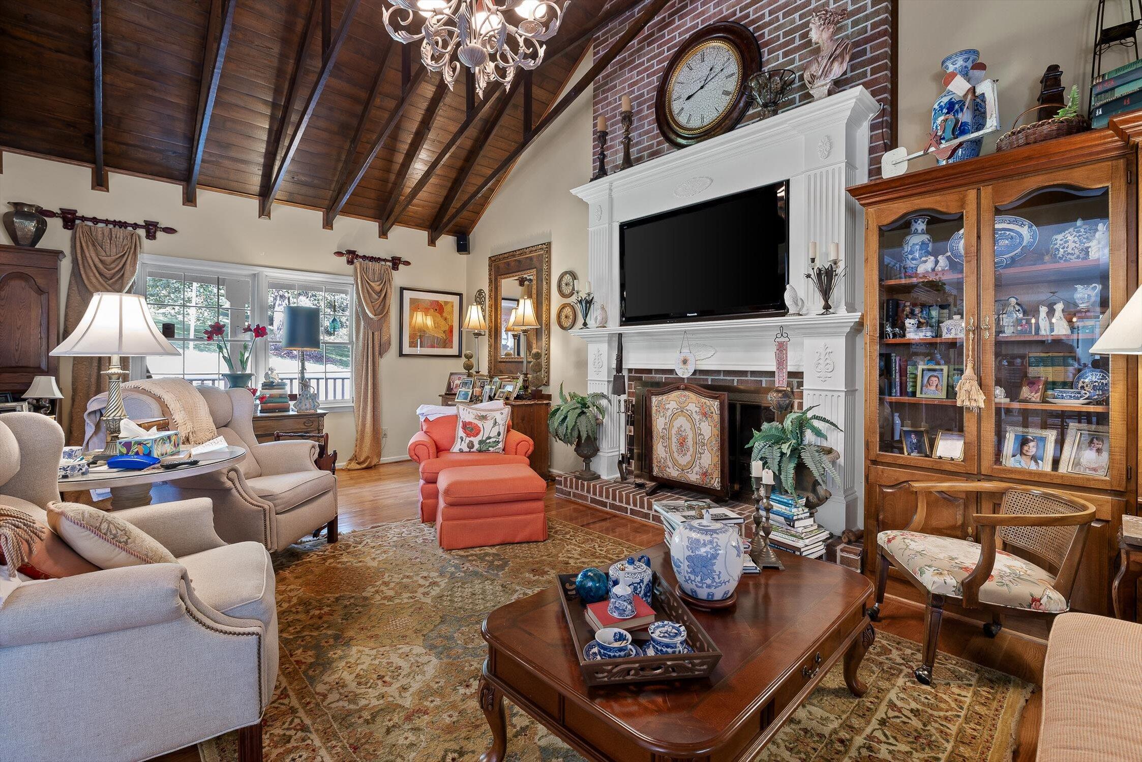 Chattanooga, Tennessee 37415, United States, 3 Bedrooms Bedrooms, ,4 BathroomsBathrooms,Residential,Pending,208810