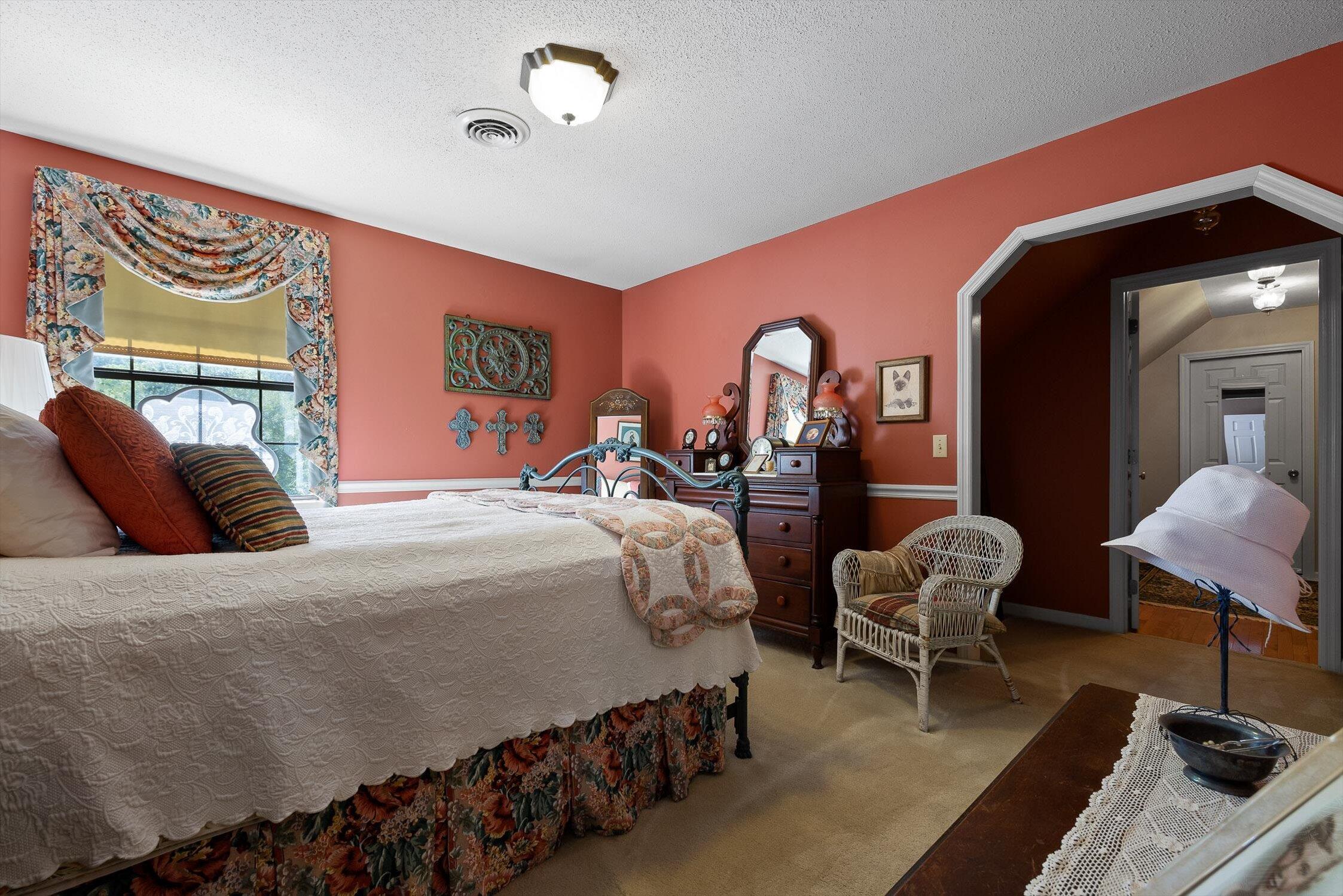 Chattanooga, Tennessee 37415, United States, 3 Bedrooms Bedrooms, ,4 BathroomsBathrooms,Residential,Pending,208810