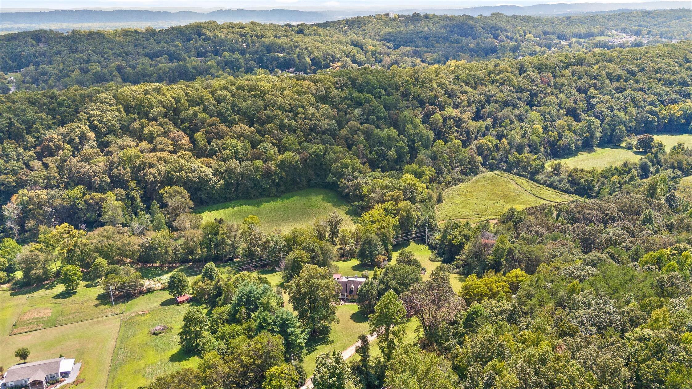 Chattanooga, Tennessee 37415, United States, 3 Bedrooms Bedrooms, ,4 BathroomsBathrooms,Residential,Pending,208810