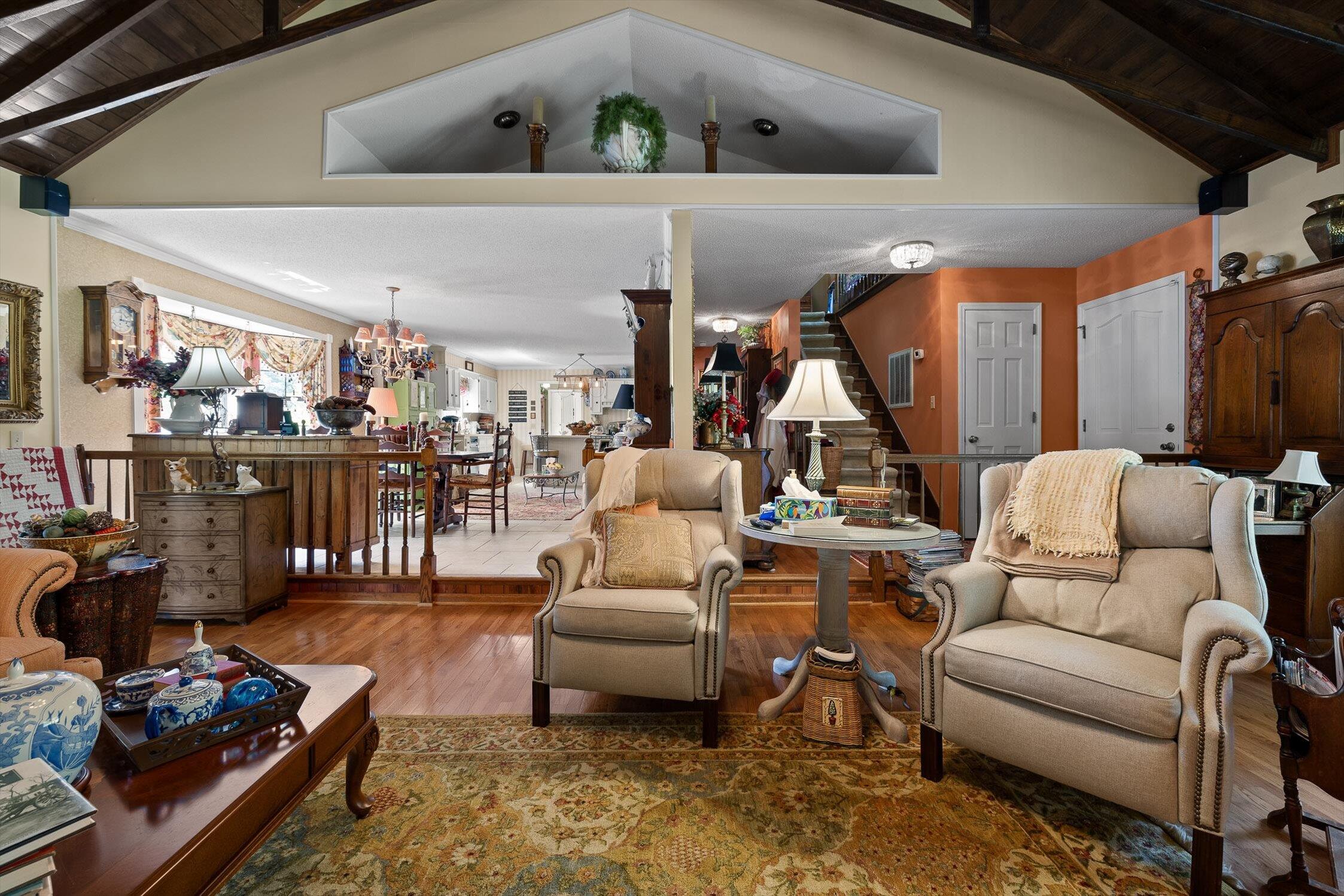 Chattanooga, Tennessee 37415, United States, 3 Bedrooms Bedrooms, ,4 BathroomsBathrooms,Residential,Pending,208810