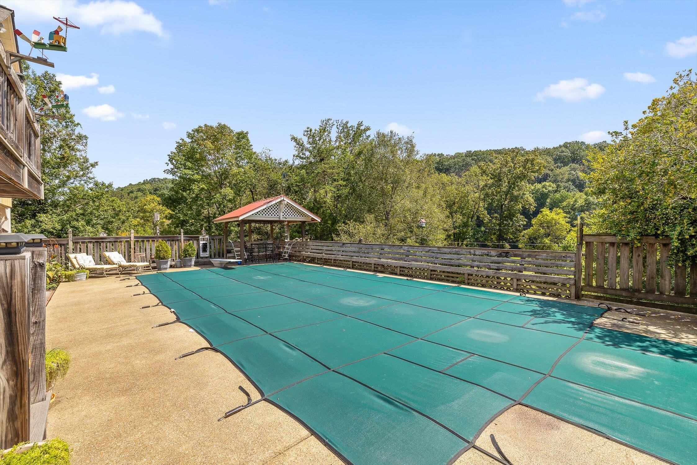 Chattanooga, Tennessee 37415, United States, 3 Bedrooms Bedrooms, ,4 BathroomsBathrooms,Residential,Pending,208810