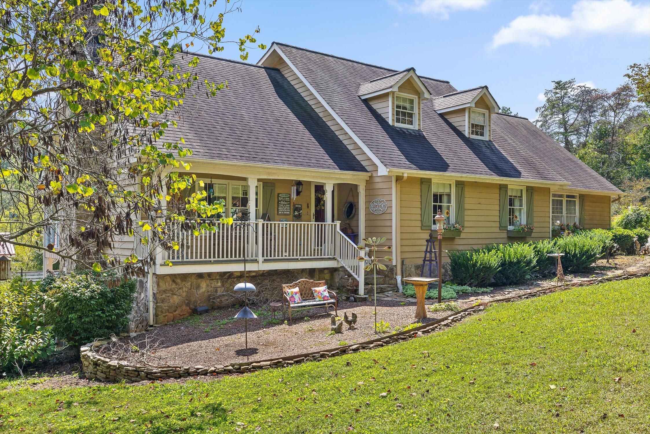 Chattanooga, Tennessee 37415, United States, 3 Bedrooms Bedrooms, ,4 BathroomsBathrooms,Residential,Pending,208810