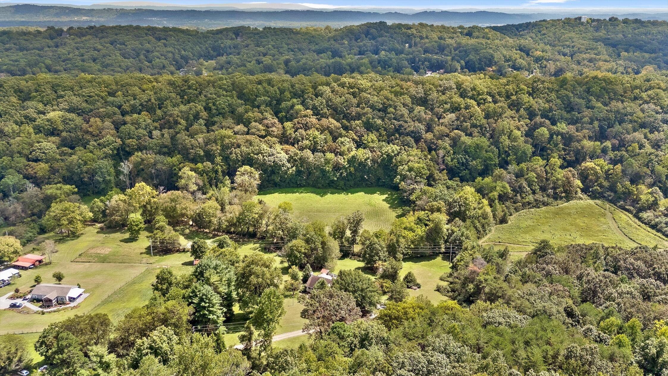 Chattanooga, Tennessee 37415, United States, 3 Bedrooms Bedrooms, ,4 BathroomsBathrooms,Residential,Pending,208810