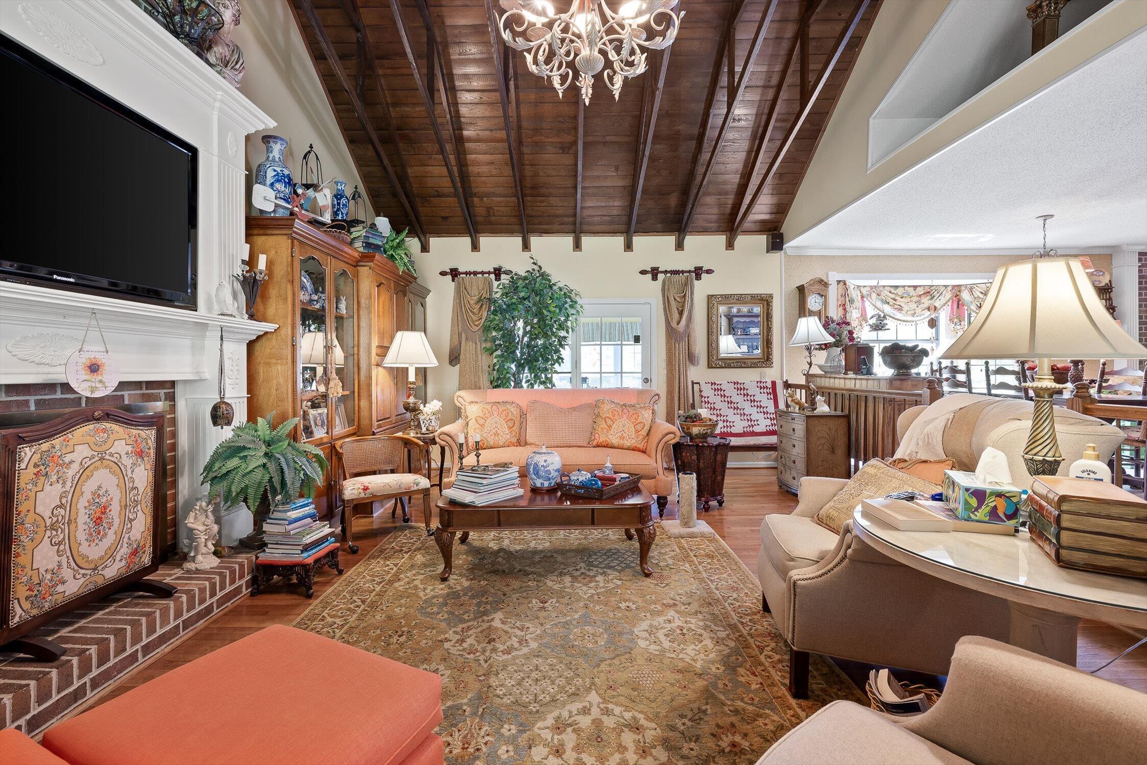 Chattanooga, Tennessee 37415, United States, 3 Bedrooms Bedrooms, ,4 BathroomsBathrooms,Residential,Pending,208810