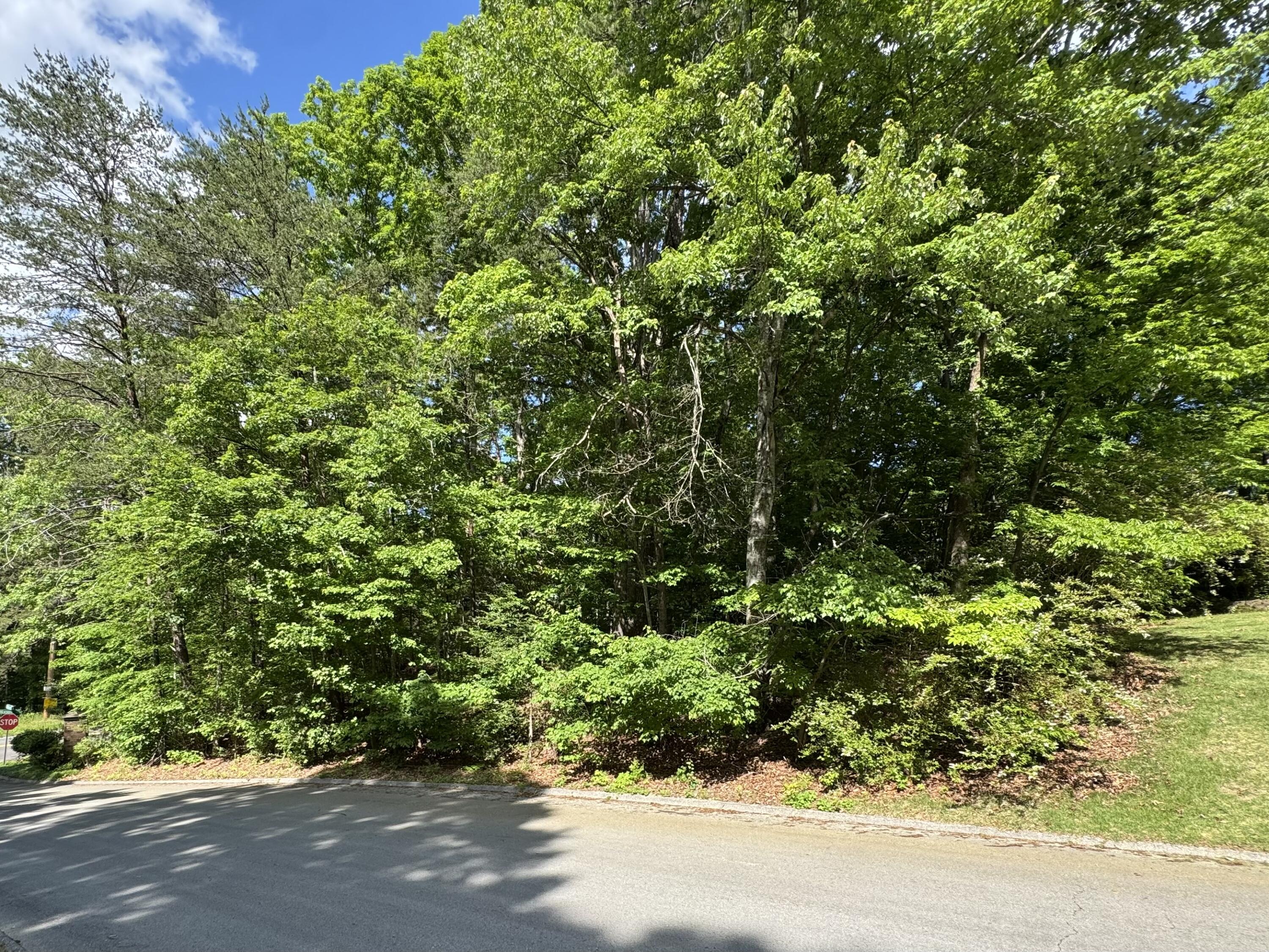 1988 Warwickshire Drive, Soddy Daisy, Tennessee image 2