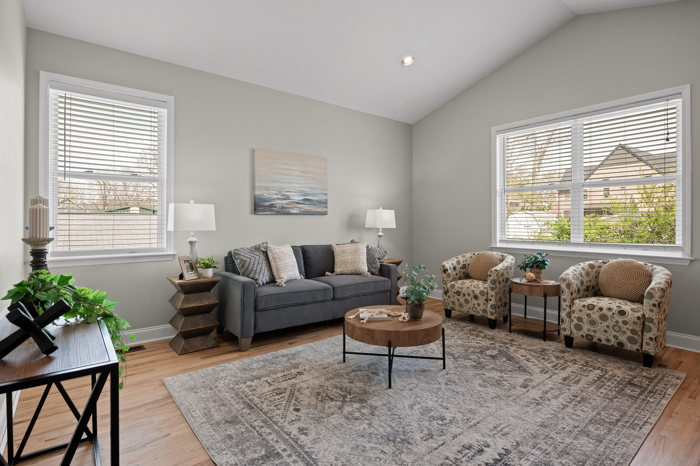 Chattanooga, Tennessee 37405, United States, 3 Bedrooms Bedrooms, ,2 BathroomsBathrooms,Residential,Active,91894