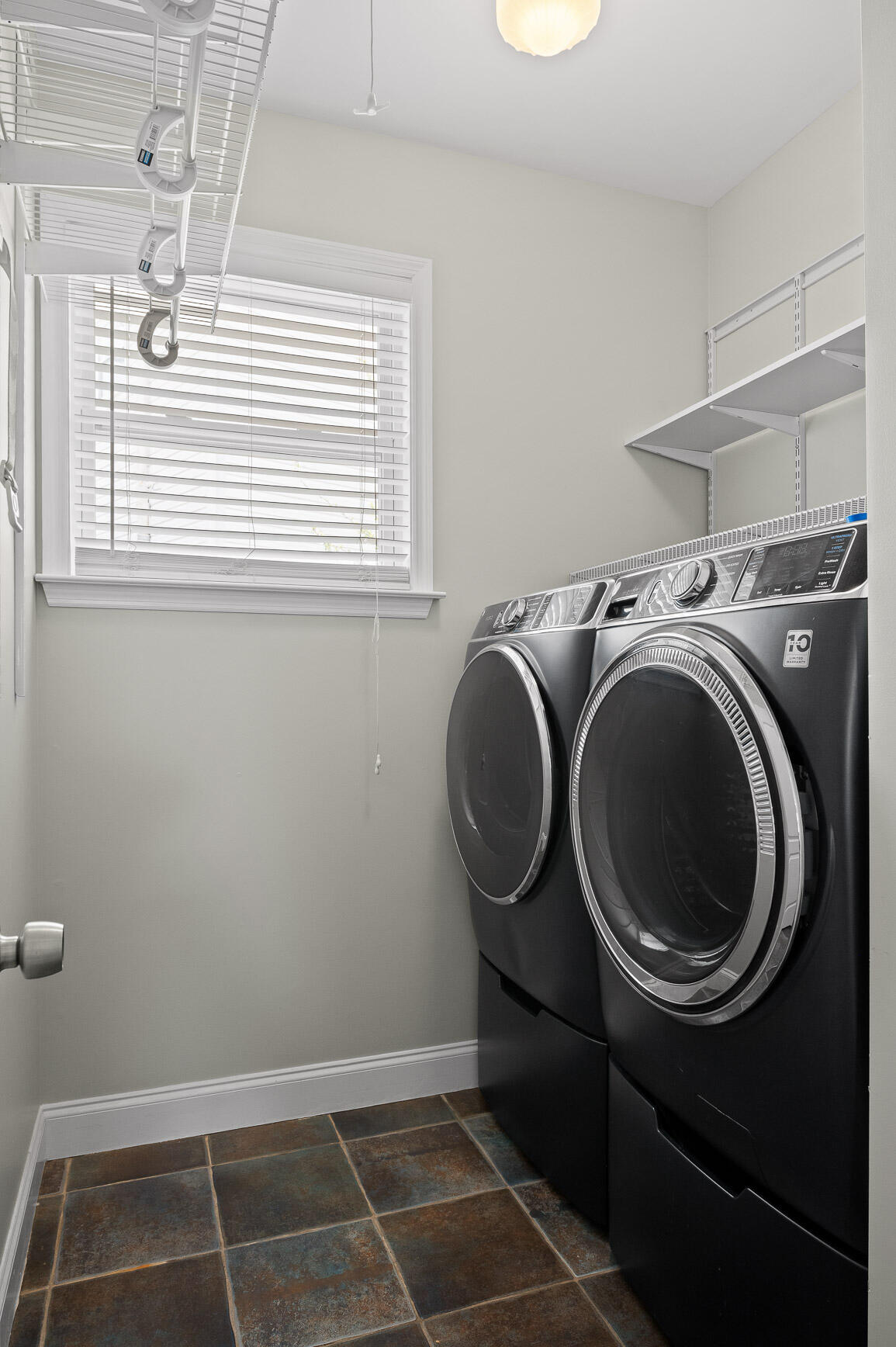 Chattanooga, Tennessee 37405, United States, 3 Bedrooms Bedrooms, ,2 BathroomsBathrooms,Residential,Active,91894