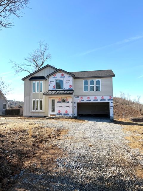 Photo of 8112 Fallen Maple Drive, Chattanooga, TN 37421 (MLS # 1525528)