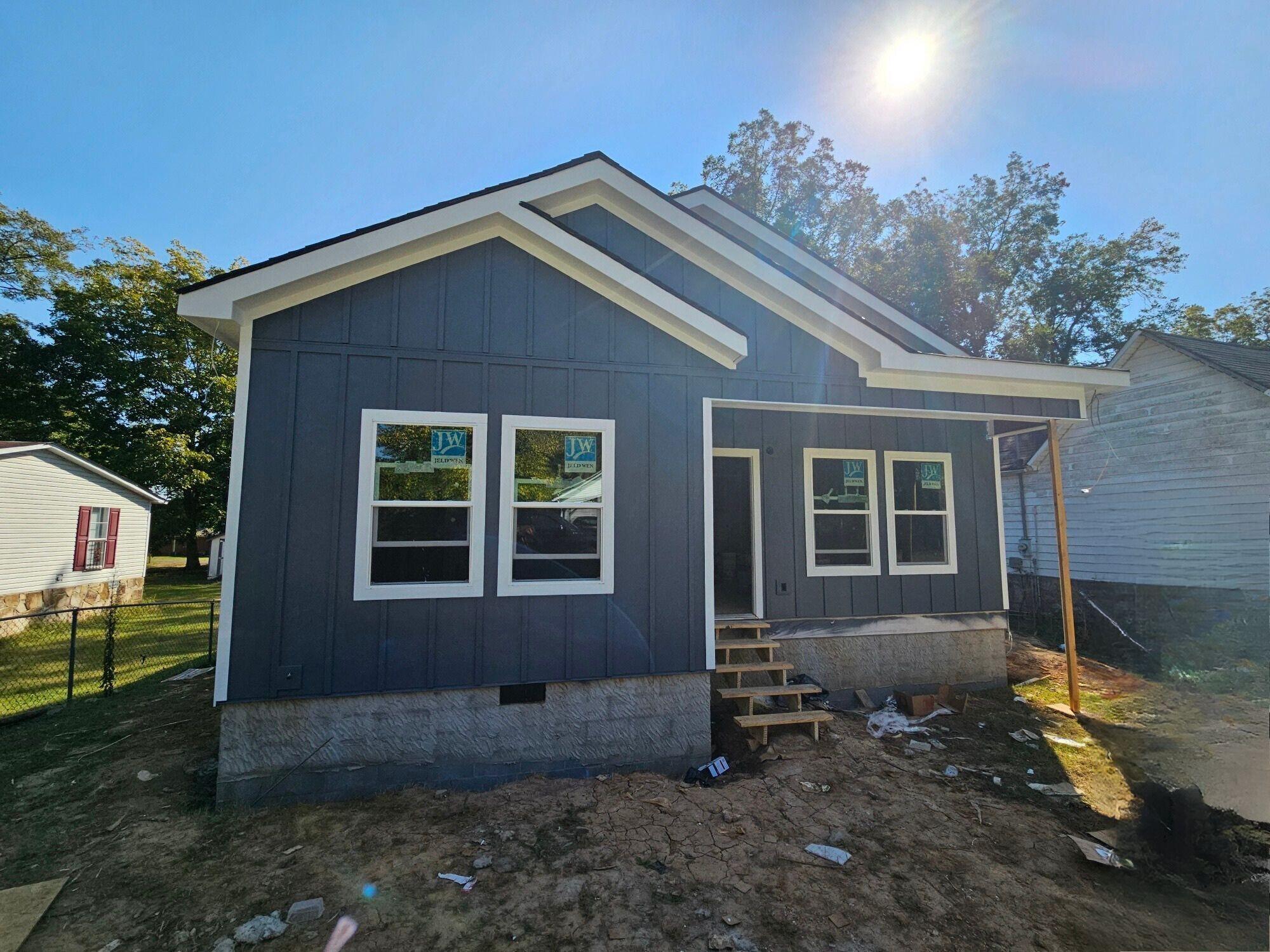 South Pittsburg, Tennessee 37380, United States, 3 Bedrooms Bedrooms, ,2 BathroomsBathrooms,Residential,Contingent,33213