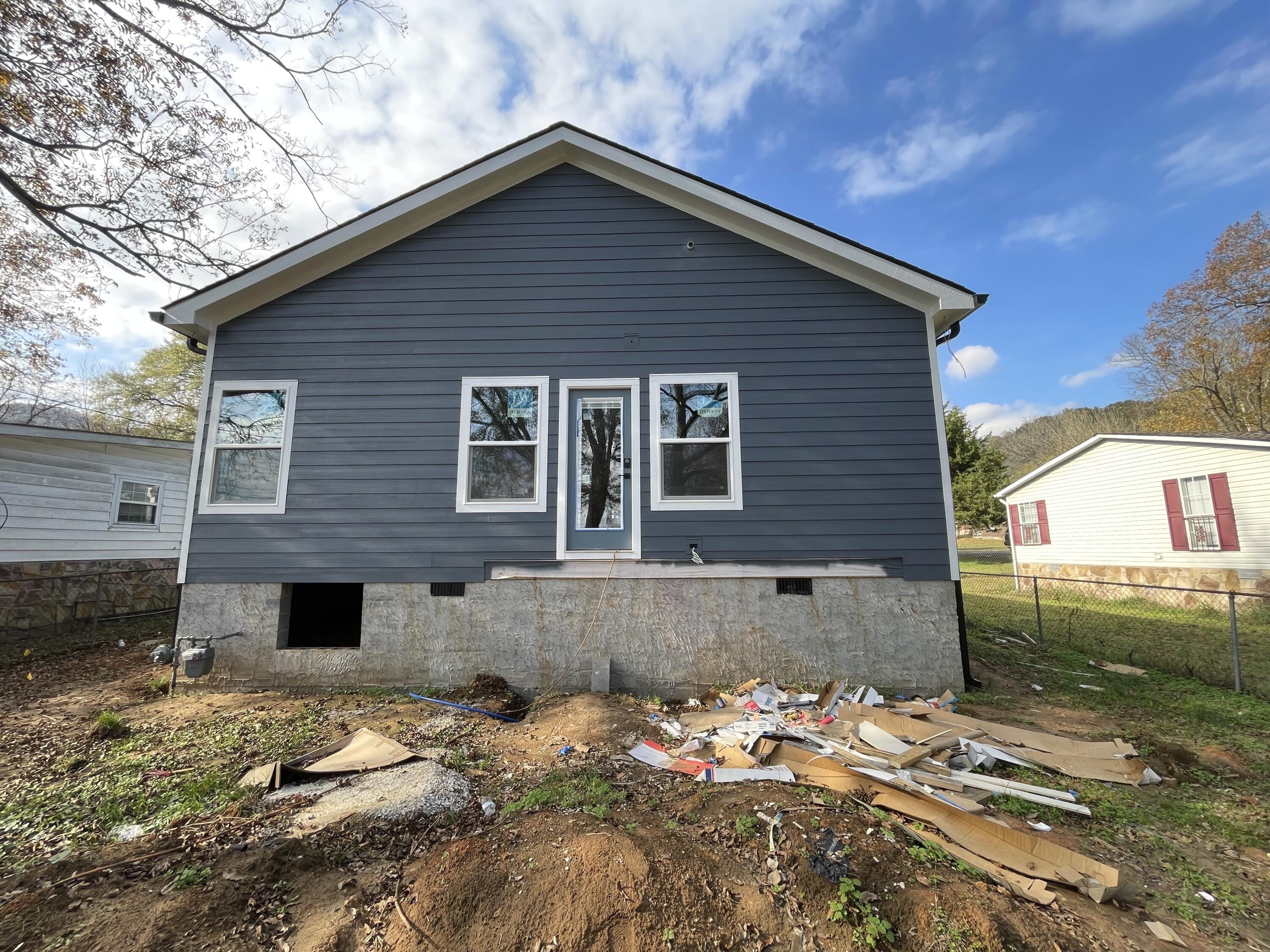 South Pittsburg, Tennessee 37380, United States, 3 Bedrooms Bedrooms, ,2 BathroomsBathrooms,Residential,Contingent,33213