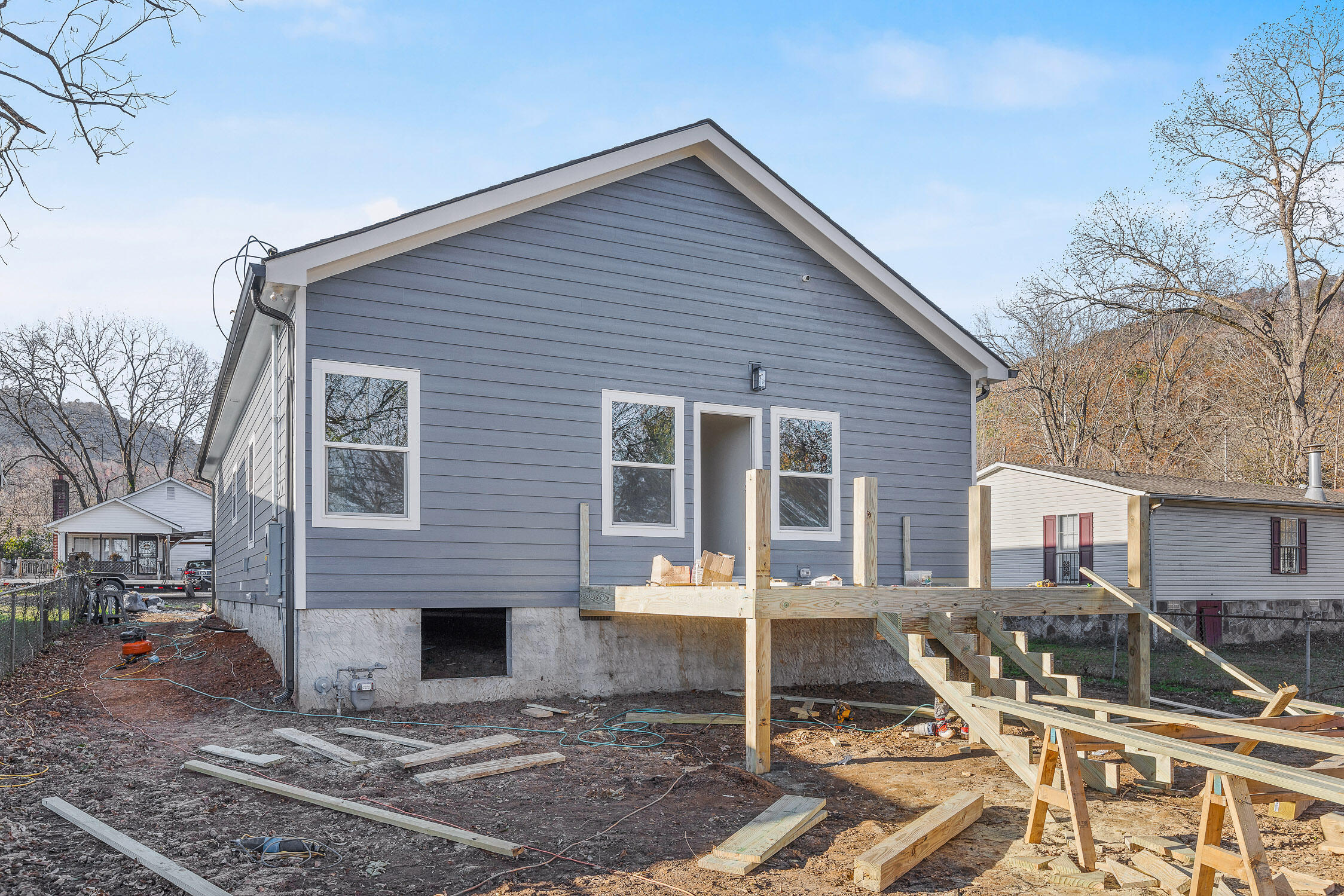 South Pittsburg, Tennessee 37380, United States, 3 Bedrooms Bedrooms, ,2 BathroomsBathrooms,Residential,Contingent,33213