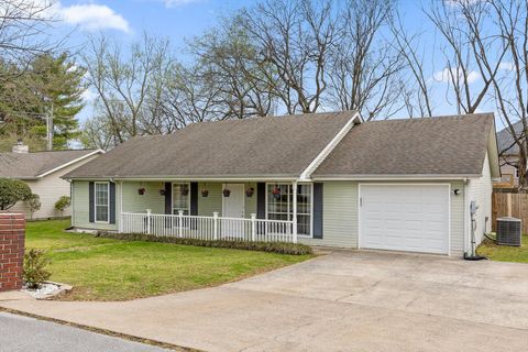 Photo of 2510 Standifer Oaks Road, Chattanooga, TN 37421 (MLS # 1530745)