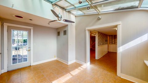 Tiny photo for 500 Barton Avenue, Chattanooga, TN 37405 (MLS # 1524313)