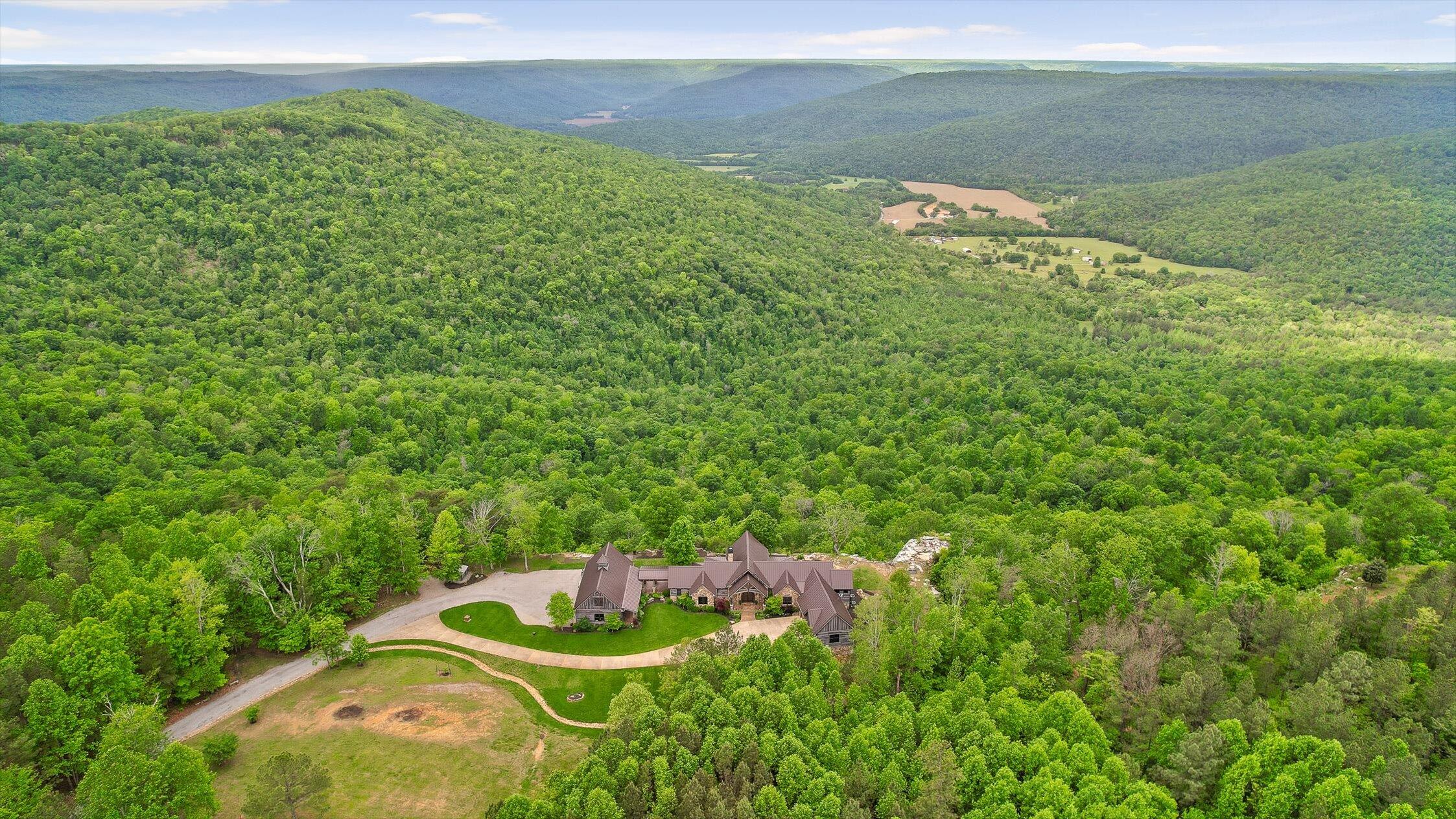 Jasper, Tennessee 37347, United States, 3 Bedrooms Bedrooms, ,4 BathroomsBathrooms,Residential,Active,125926