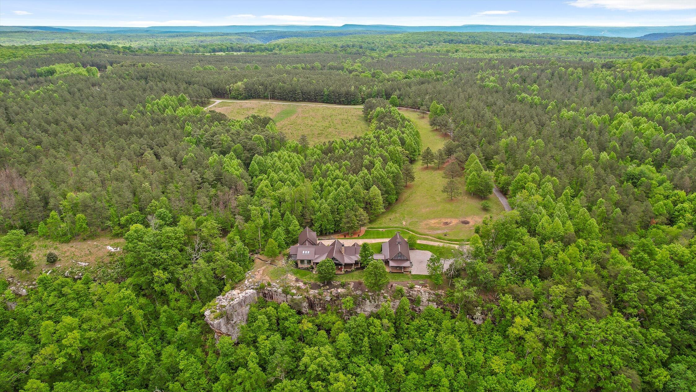 Jasper, Tennessee 37347, United States, 3 Bedrooms Bedrooms, ,4 BathroomsBathrooms,Residential,Active,125926