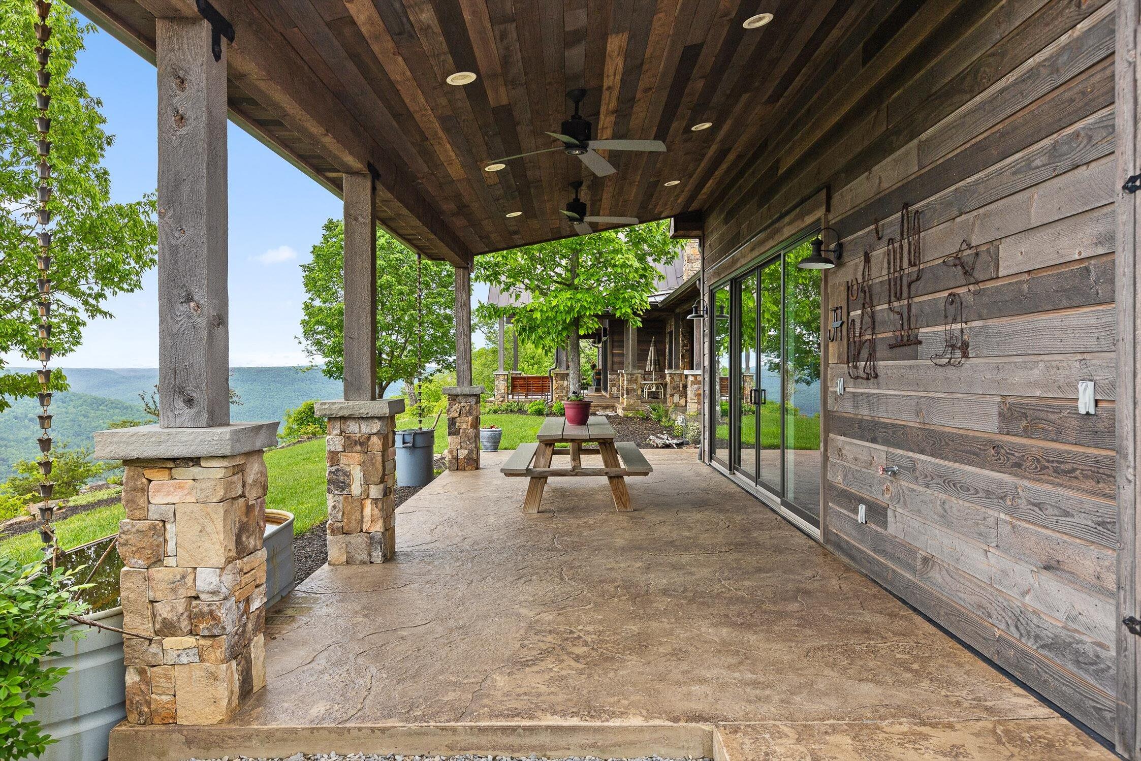 Jasper, Tennessee 37347, United States, 3 Bedrooms Bedrooms, ,4 BathroomsBathrooms,Residential,Active,125926