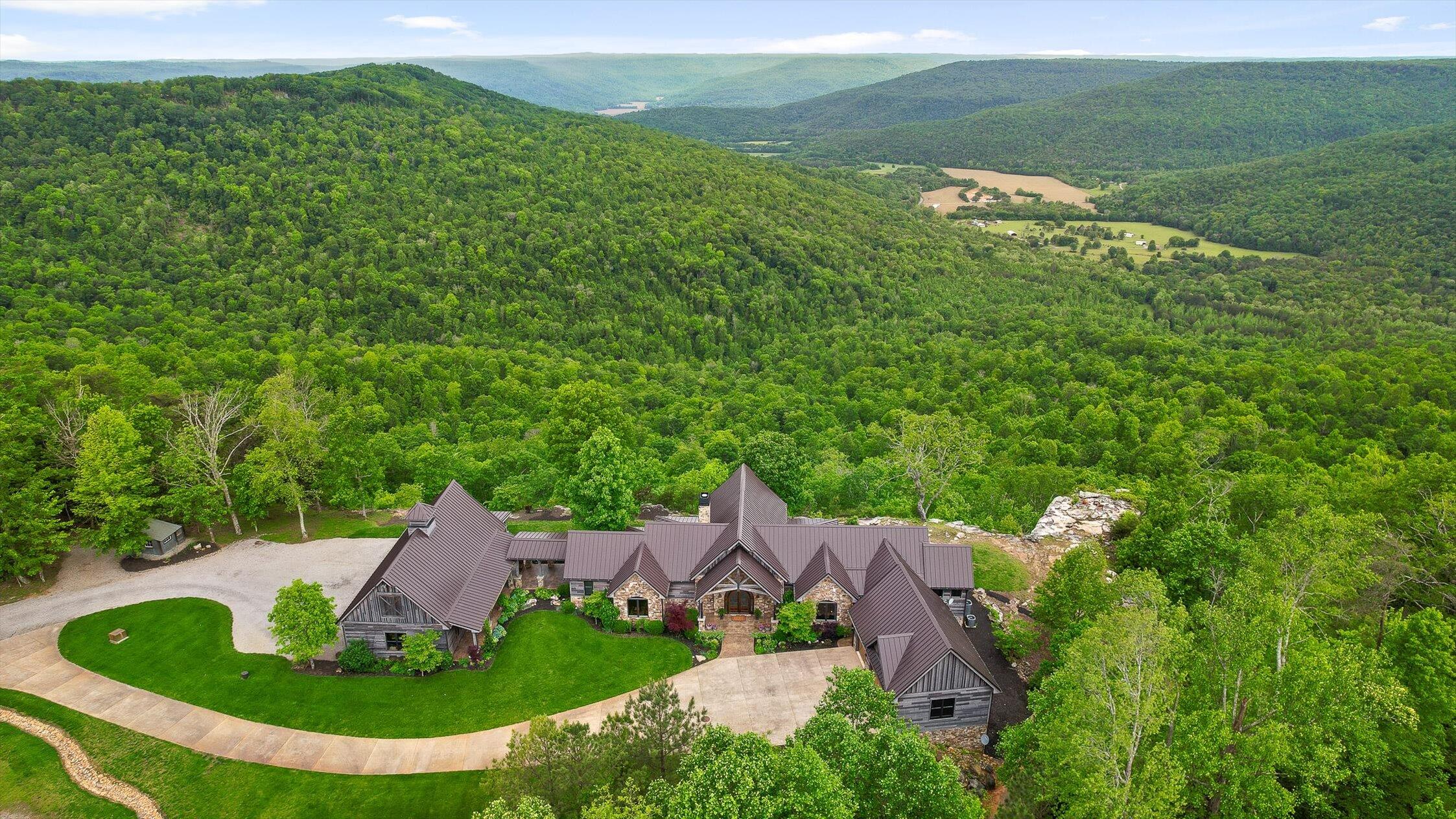 Jasper, Tennessee 37347, United States, 3 Bedrooms Bedrooms, ,4 BathroomsBathrooms,Residential,Active,125926