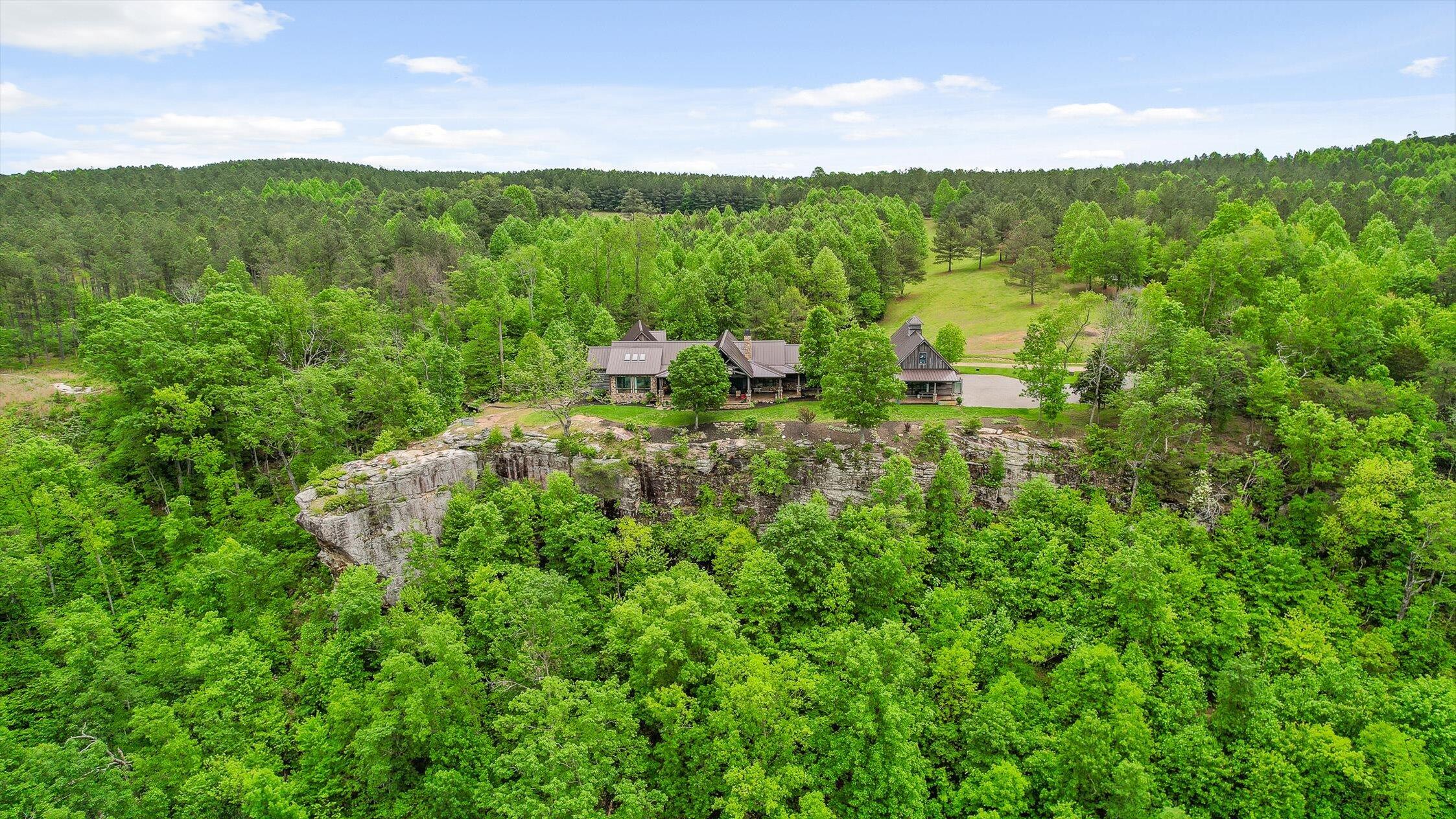 Jasper, Tennessee 37347, United States, 3 Bedrooms Bedrooms, ,4 BathroomsBathrooms,Residential,Active,125926