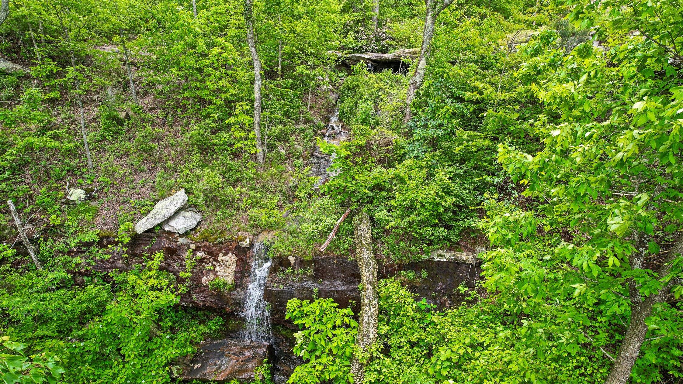 Jasper, Tennessee 37347, United States, 3 Bedrooms Bedrooms, ,4 BathroomsBathrooms,Residential,Active,125926