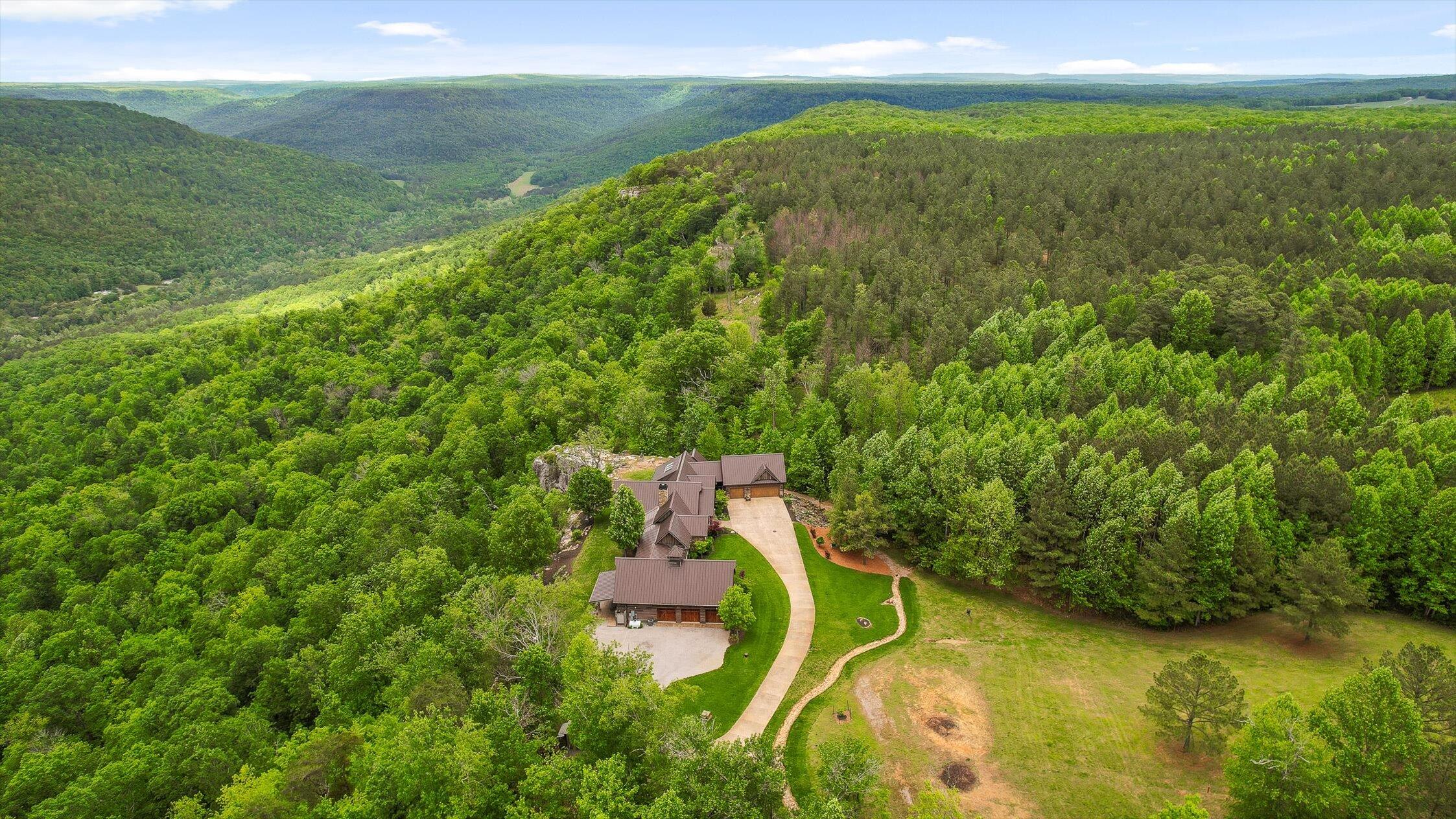 Jasper, Tennessee 37347, United States, 3 Bedrooms Bedrooms, ,4 BathroomsBathrooms,Residential,Active,125926