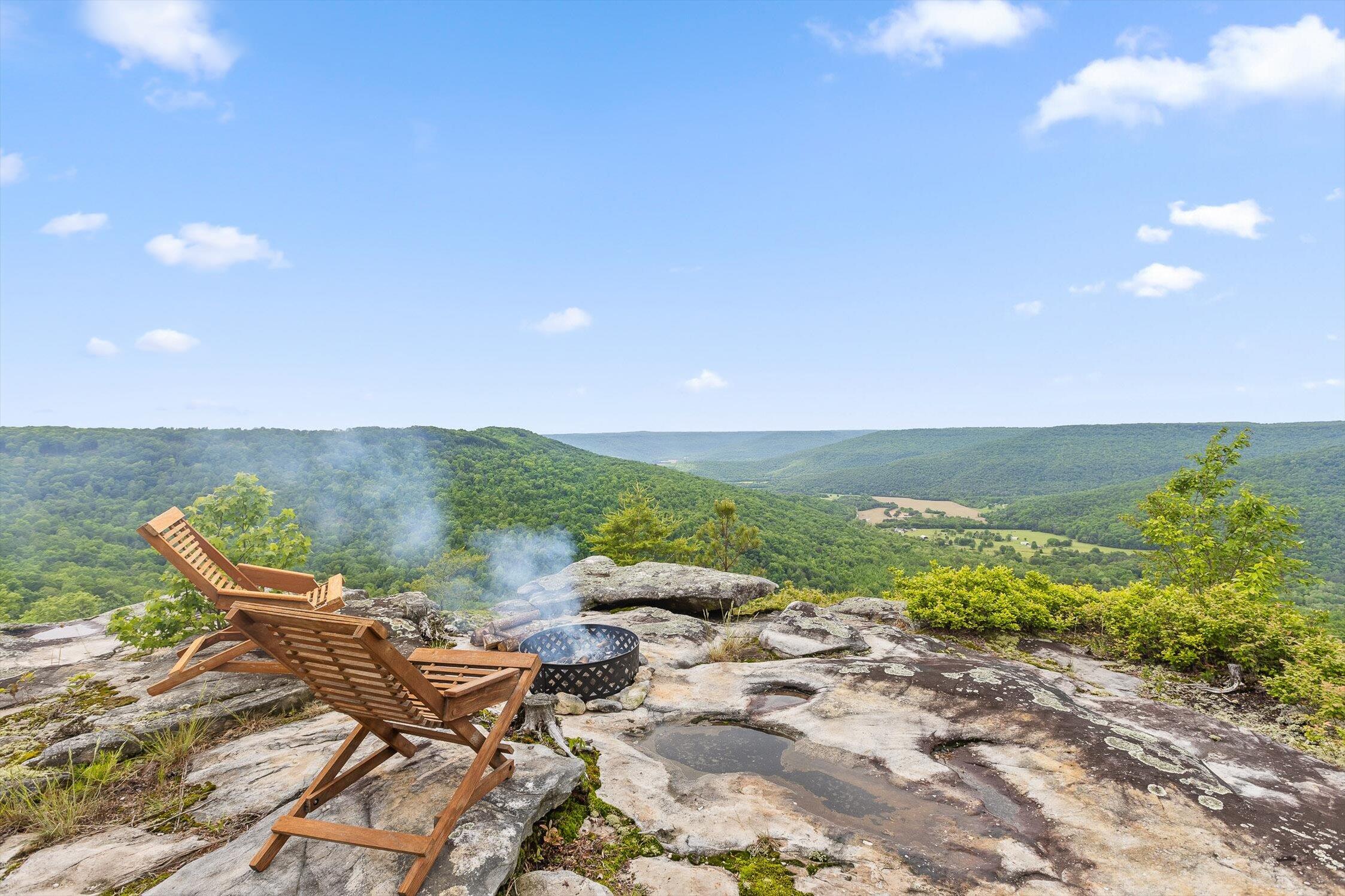 Jasper, Tennessee 37347, United States, 3 Bedrooms Bedrooms, ,4 BathroomsBathrooms,Residential,Active,125926