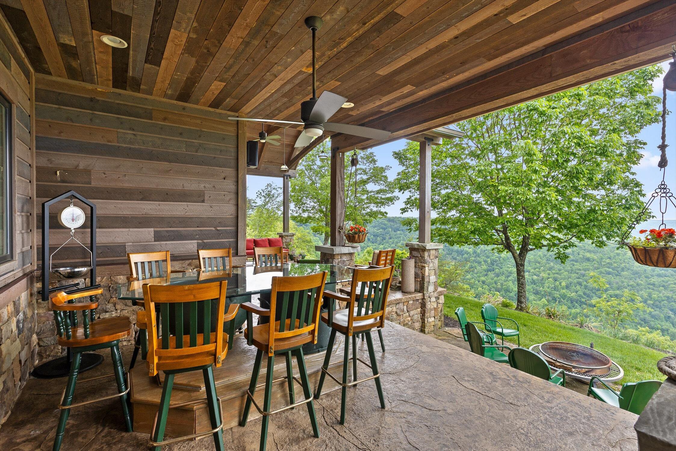 Jasper, Tennessee 37347, United States, 3 Bedrooms Bedrooms, ,4 BathroomsBathrooms,Residential,Active,125926