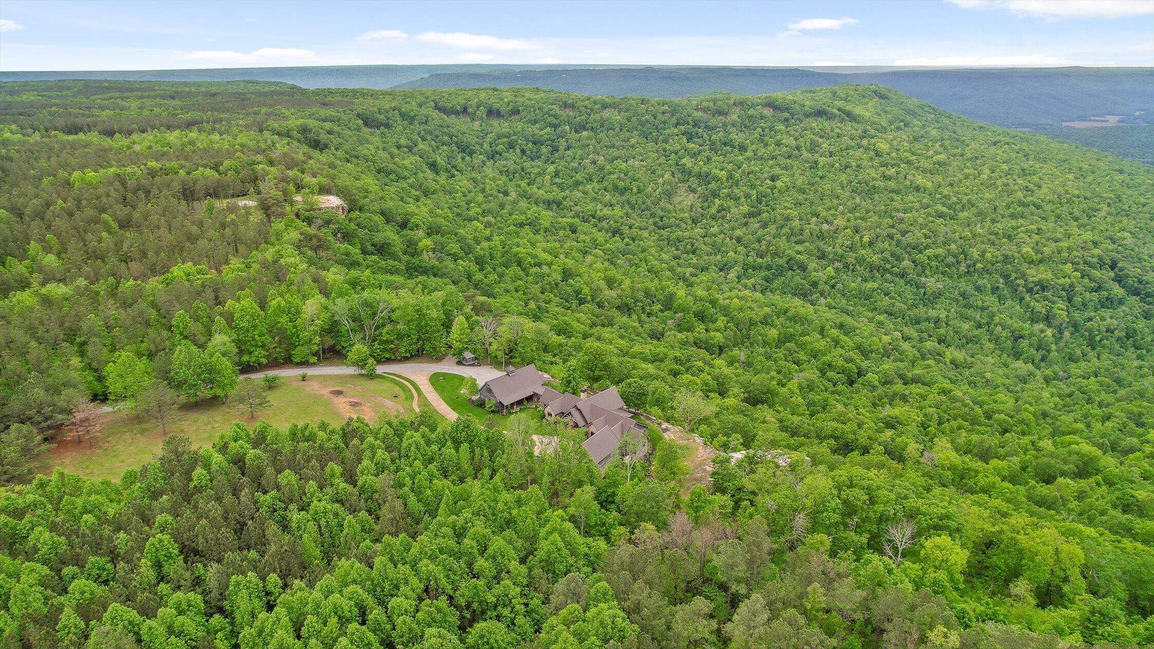 Jasper, Tennessee 37347, United States, 3 Bedrooms Bedrooms, ,4 BathroomsBathrooms,Residential,Active,125926