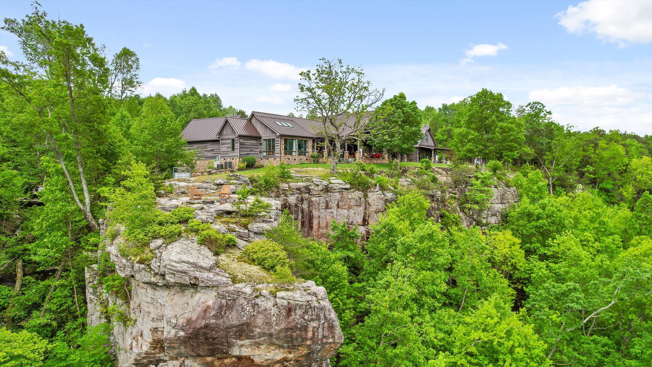 Jasper, Tennessee 37347, United States, 3 Bedrooms Bedrooms, ,4 BathroomsBathrooms,Residential,Active,125926