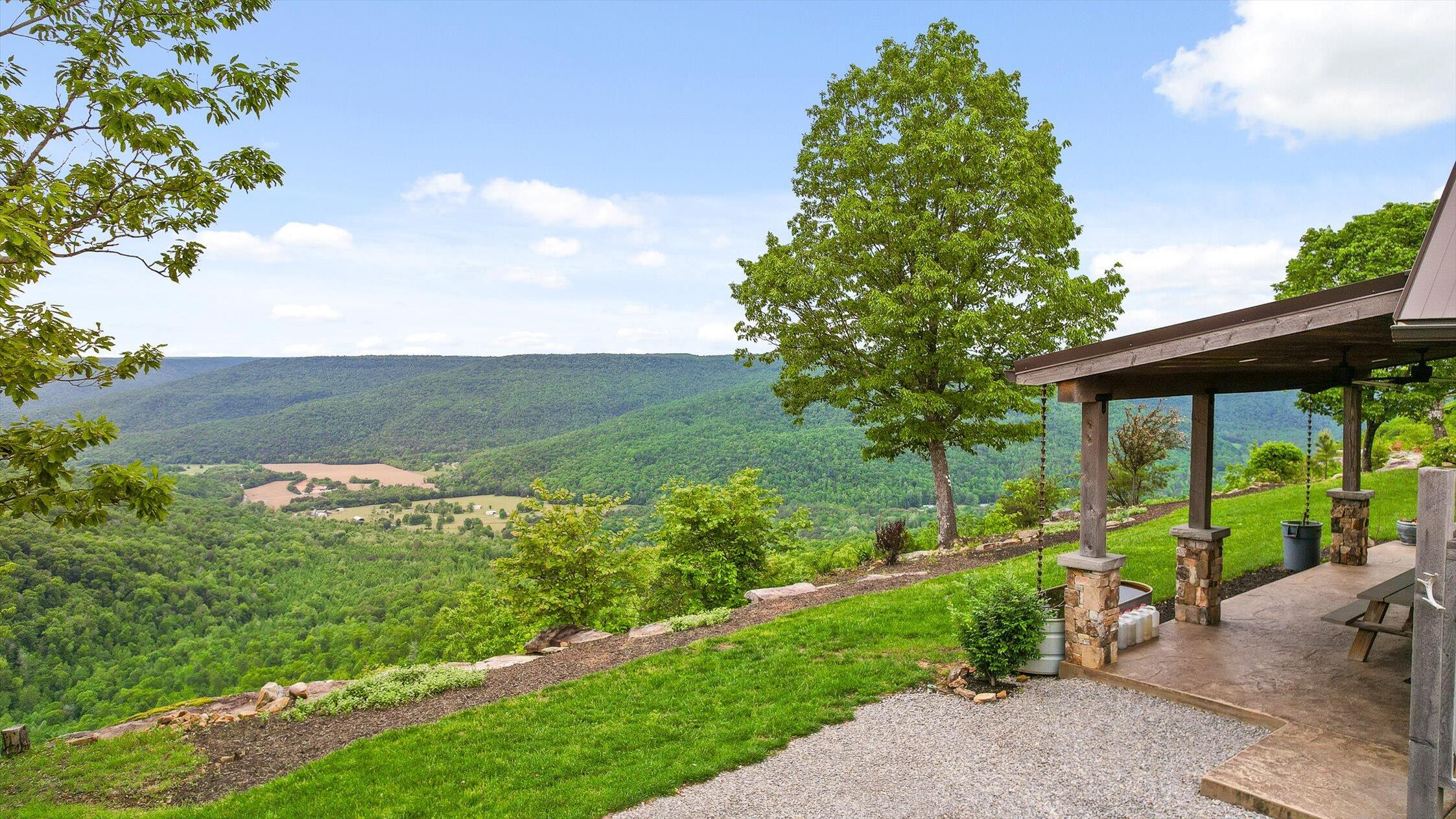 Jasper, Tennessee 37347, United States, 3 Bedrooms Bedrooms, ,4 BathroomsBathrooms,Residential,Active,125926