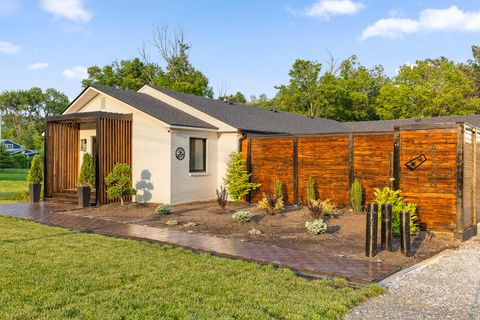 Photo of 824 Ogrady Drive, Chattanooga, TN 37419 (MLS # 1526096)