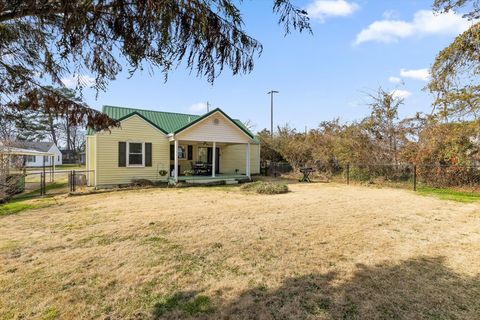 Tiny photo for 1506 Castleberry Avenue, Chattanooga, TN 37412 (MLS # 1529858)